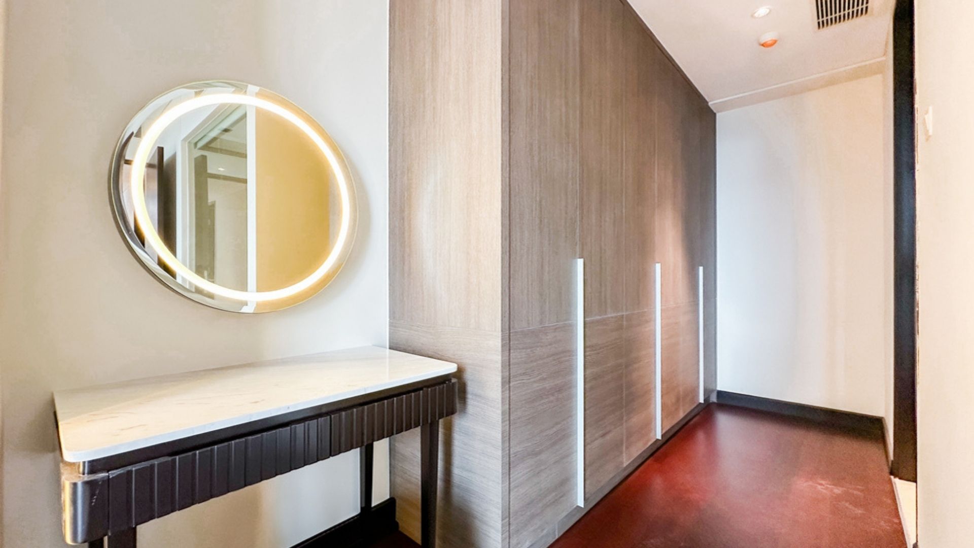 Casa Domaine-2BR-Walk-In Closet with Vanity Area