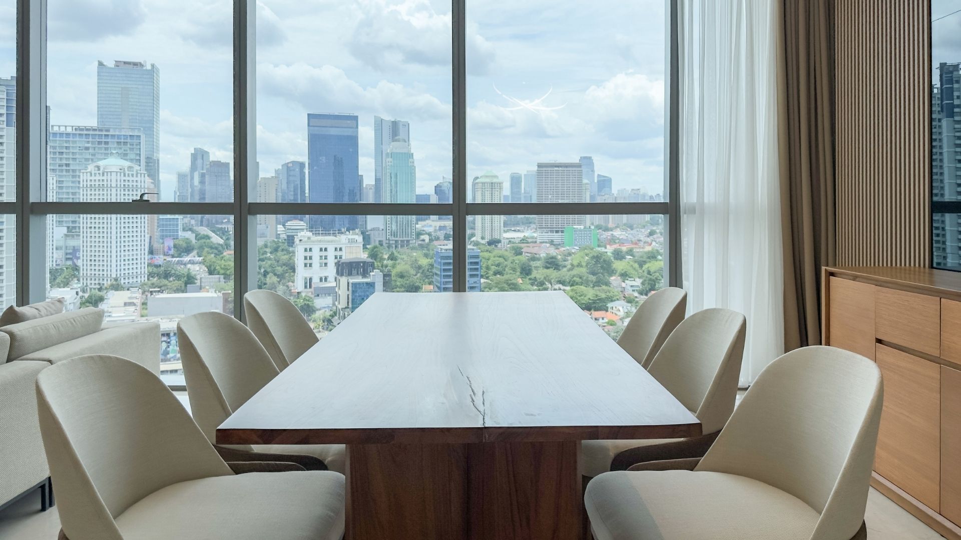 Casa Domaine-3BR-Dining Room featuring City View