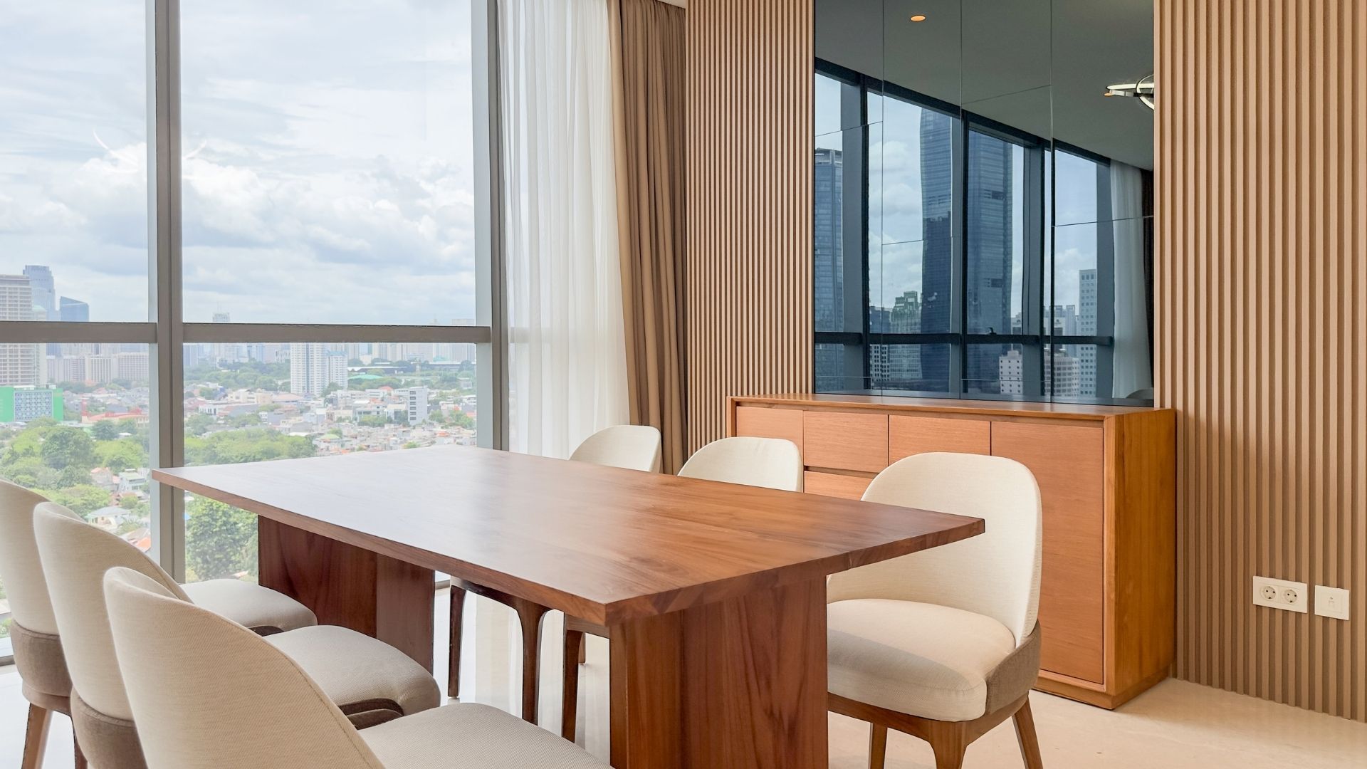 Casa Domaine-3BR-Dining Room featuring Premium Interior