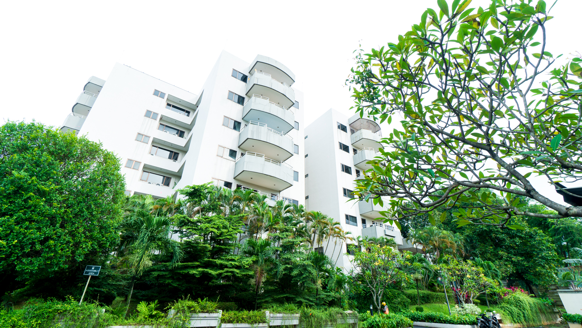 ipl apartment jakarta