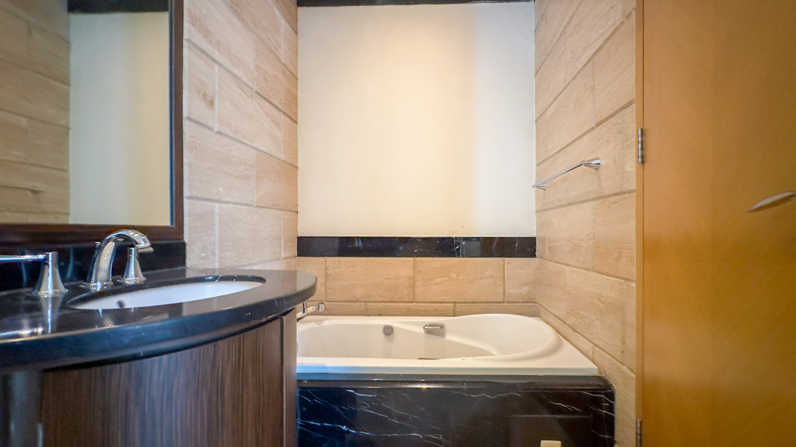 KEMP001-A1-KEMPINSKI 19-A1-ABBAS-12