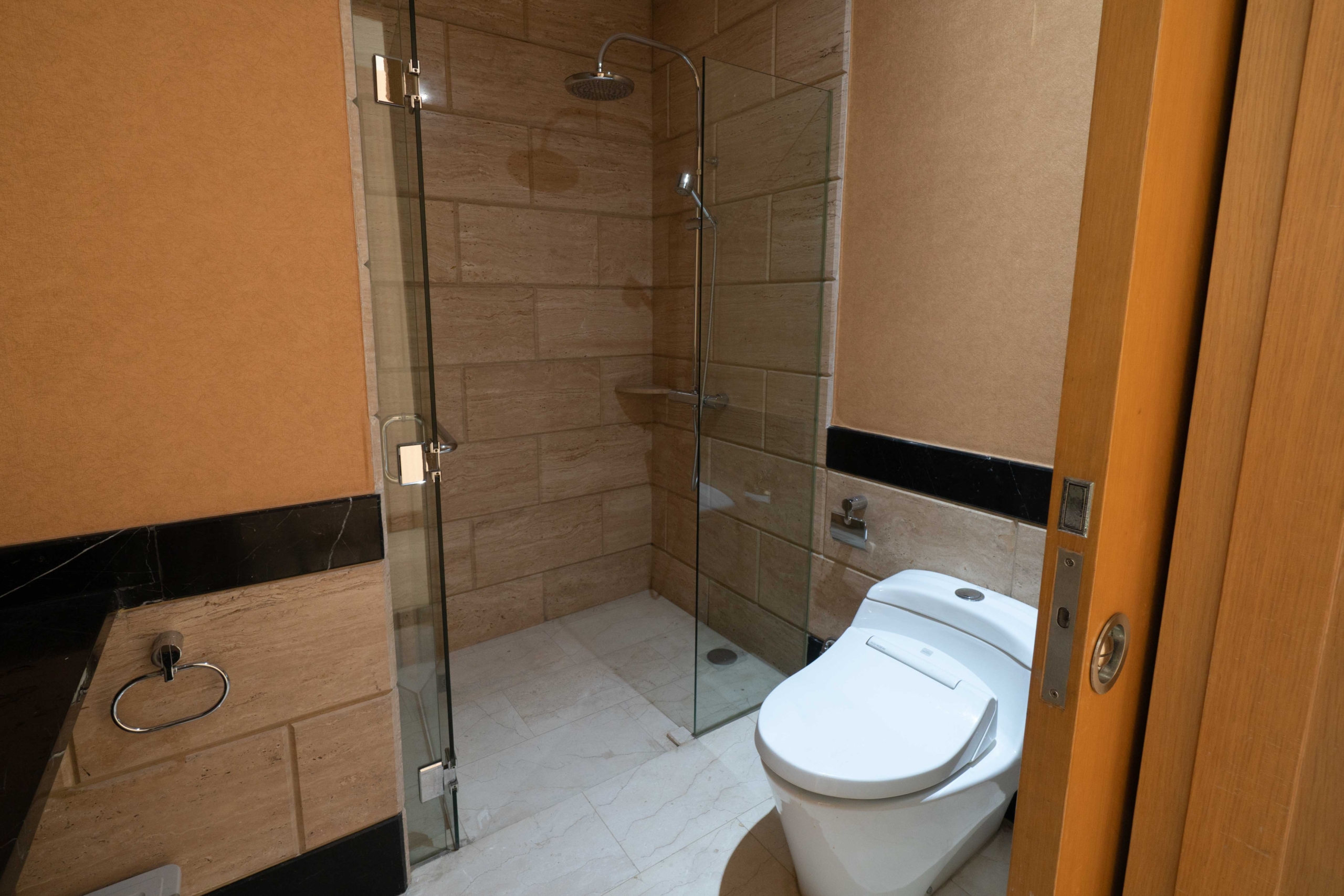 KEMPINSKI-2BR-TOILET BATHROOM