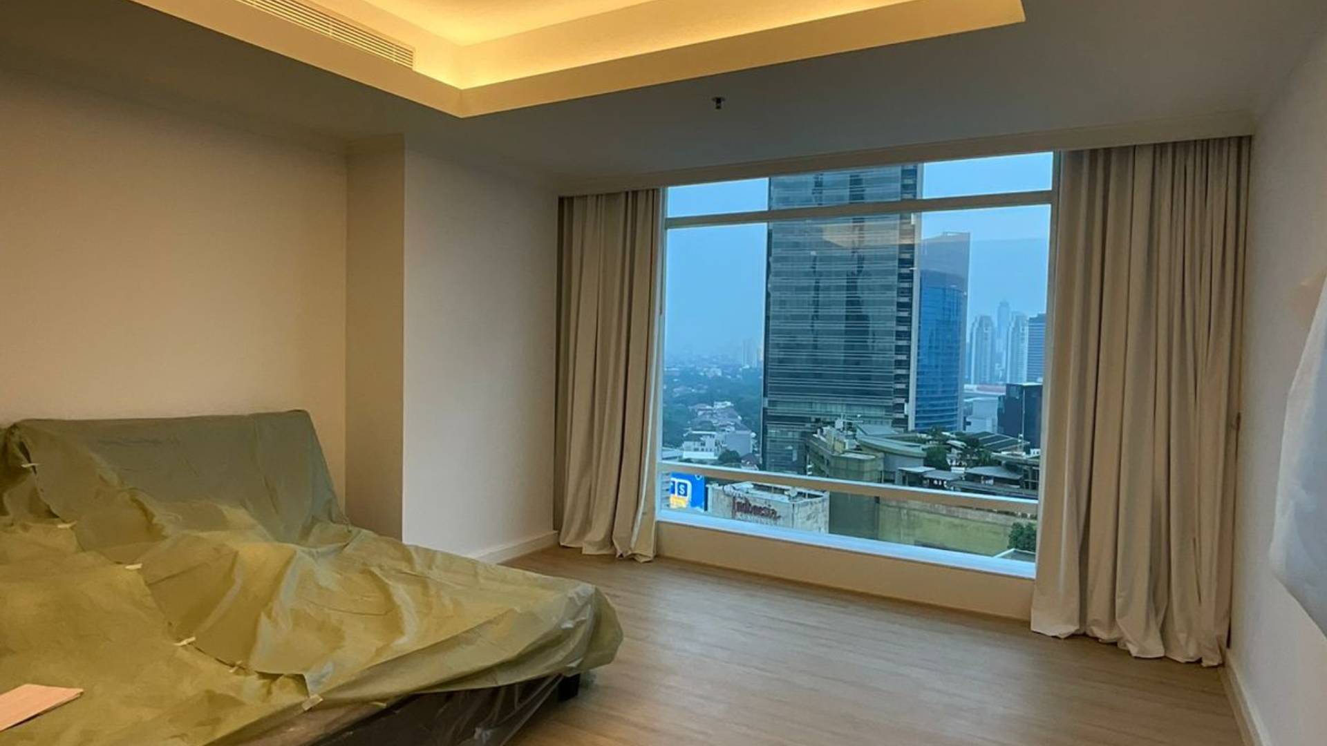 KEMPINSKI PRIVATE RESIDENCE-2BR-MASTER BEDROOM