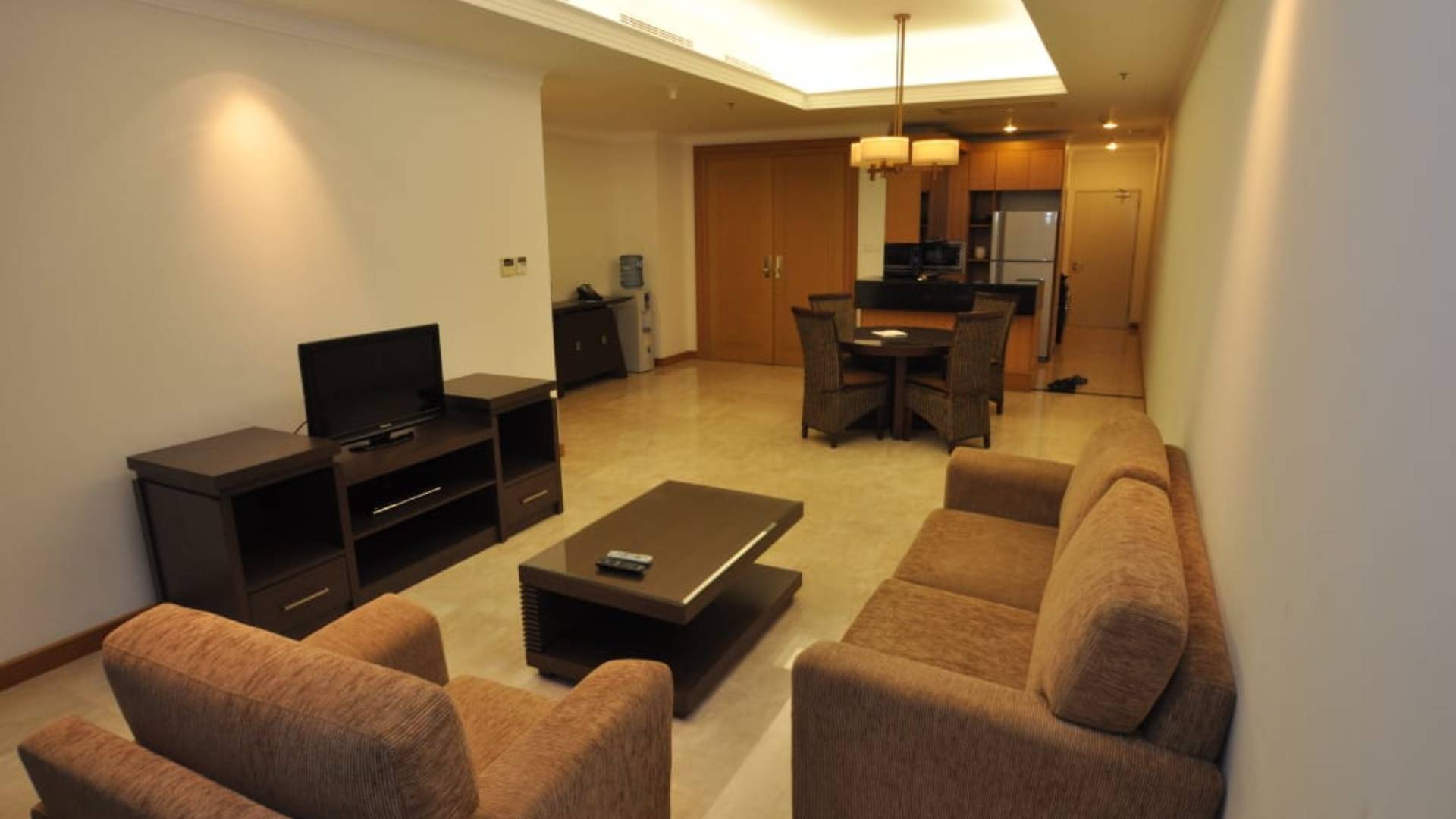 KEMPINSKI PRIVATE RESIDENCE-LIVING & DINING AREA