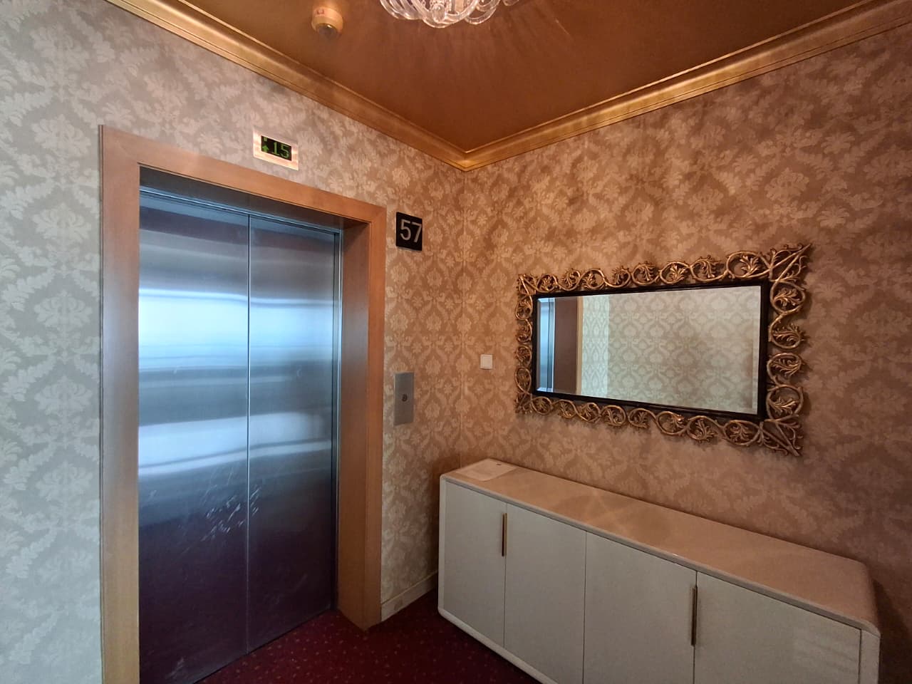 Kempinski Private Lift