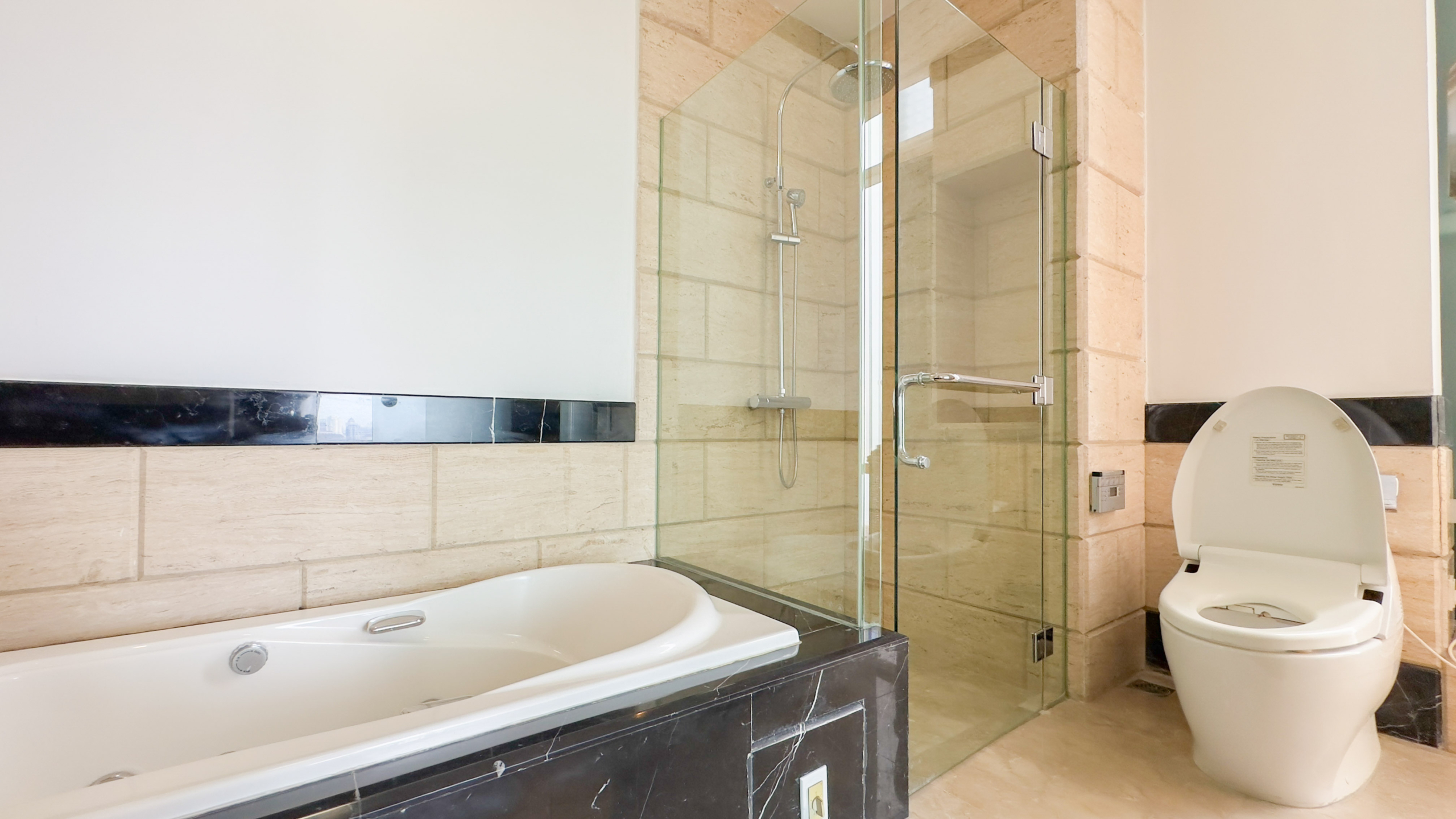 Kempinski Private Residence-2BR-Bathtub