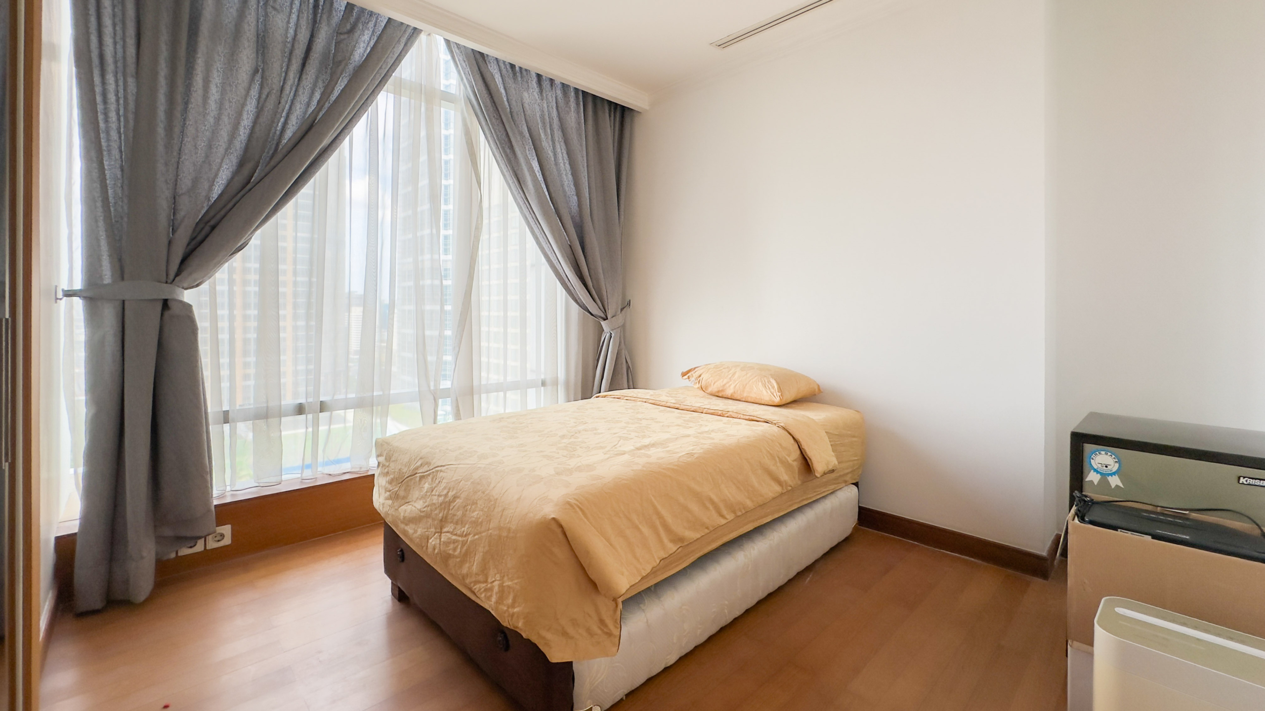 Kempinski Private Residence-2BR-Bedroom single