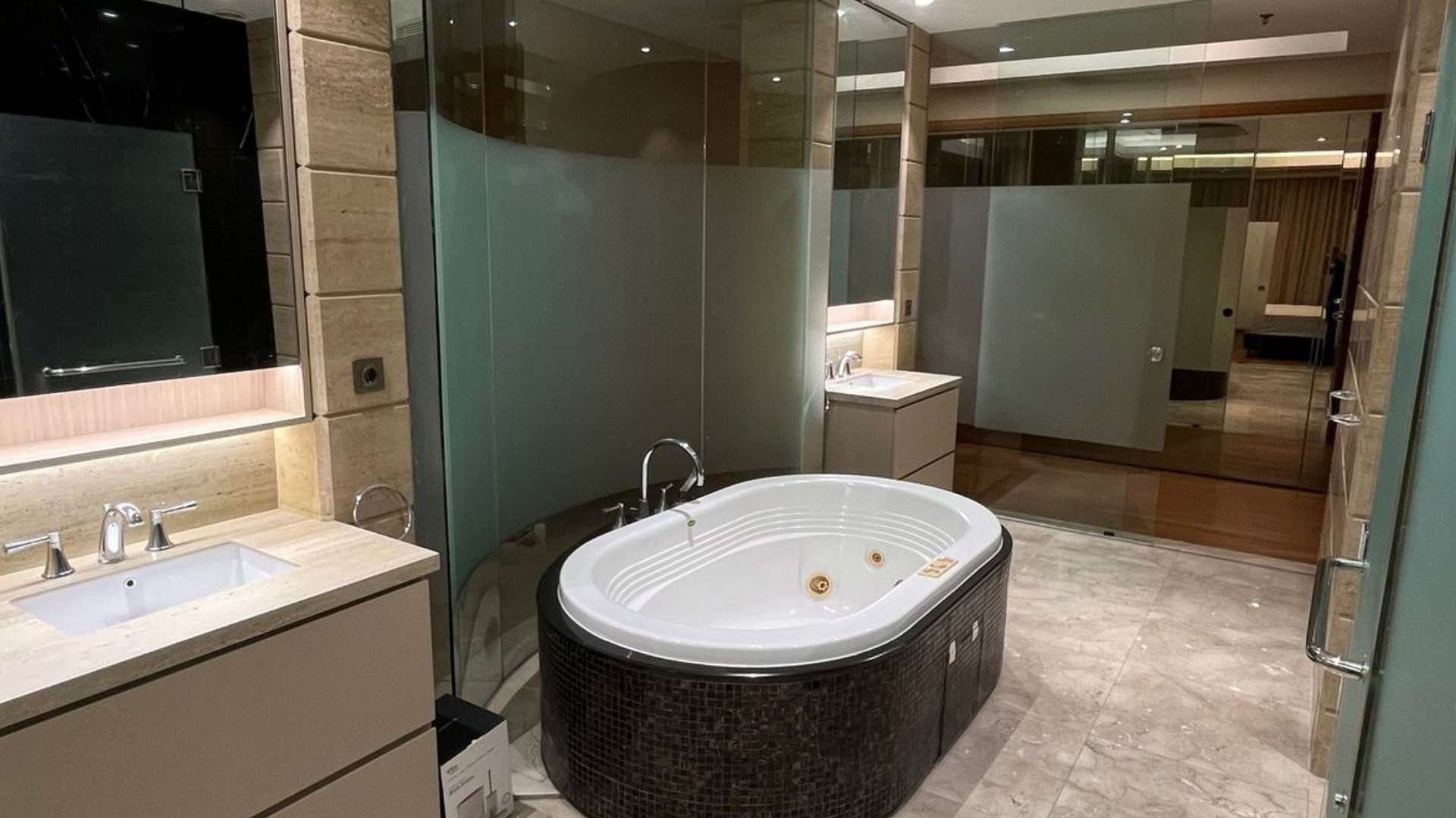 Kempinski Private Residence-Bathroom 2