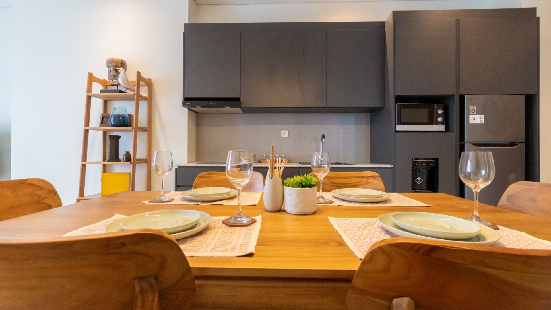 Samara Suites-3BR-Dining room