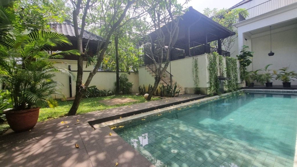 Home in jakarta pejaten