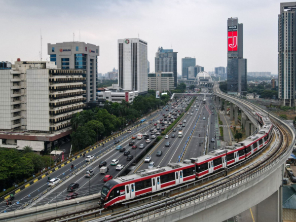 apartemen dekat lrt di jakarta selatan