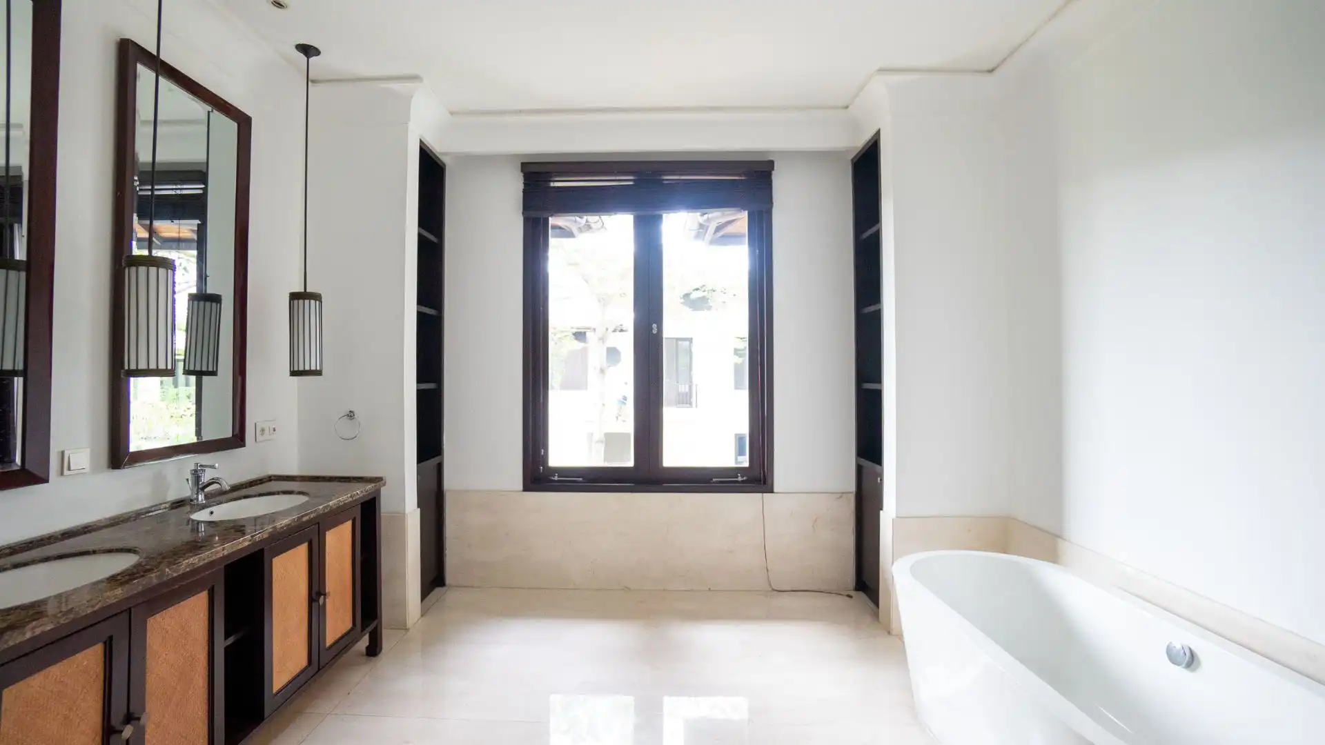 Atmaya Residence-5BR-Bathroom 2