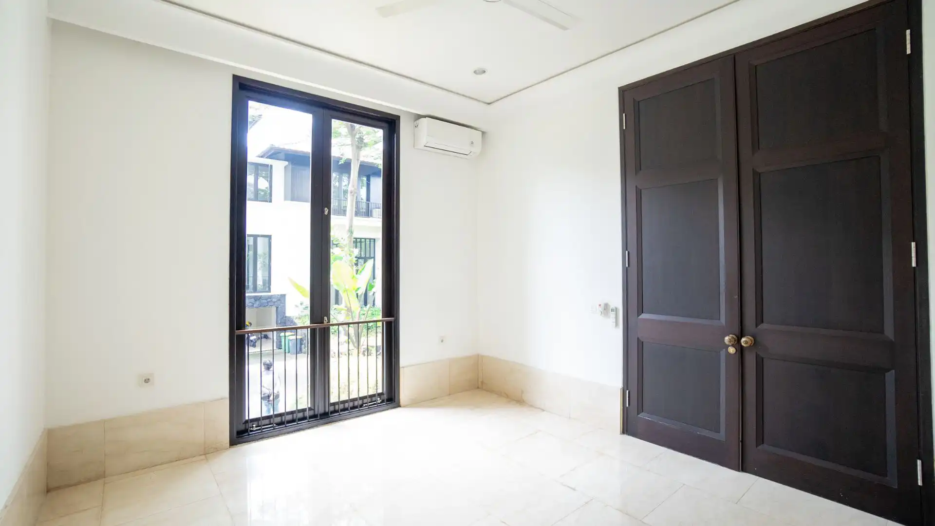 Atmaya Residence-5BR-Bedroom 1