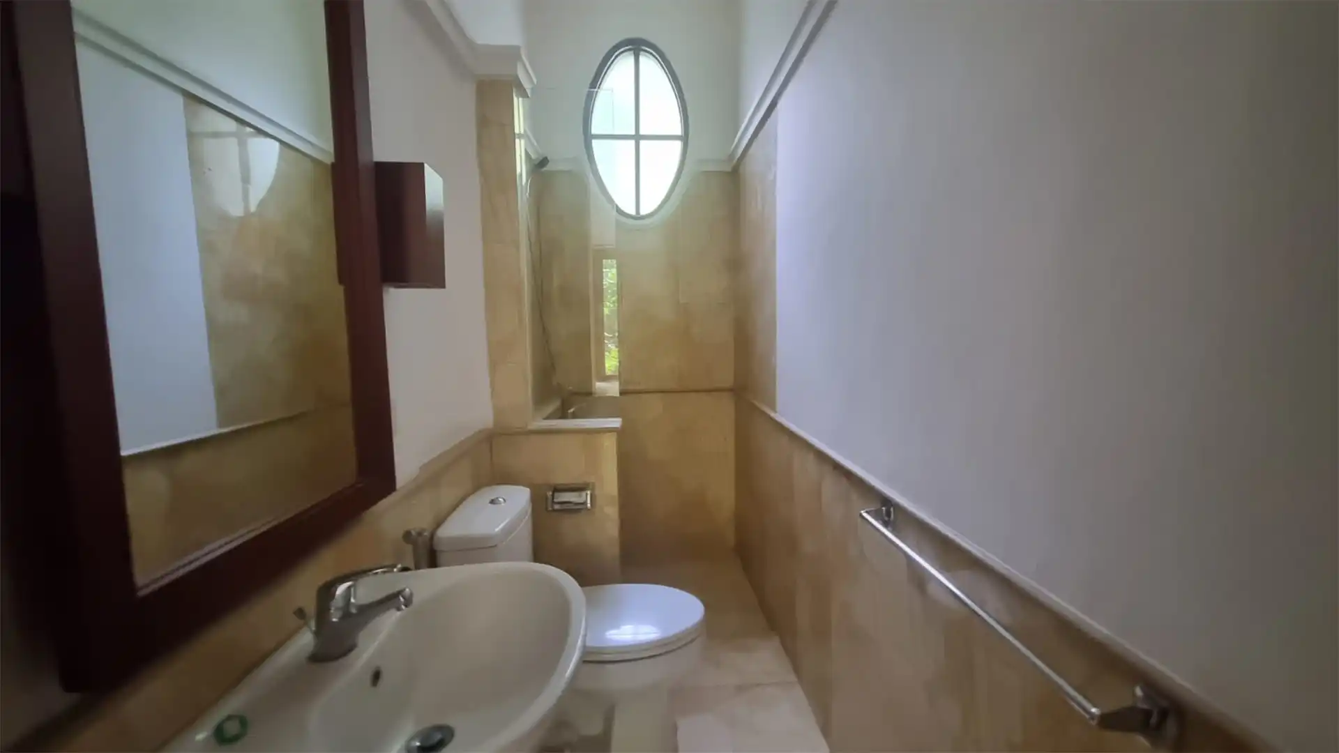 Atmaya residence Antasari-5BR-Bathroom 4