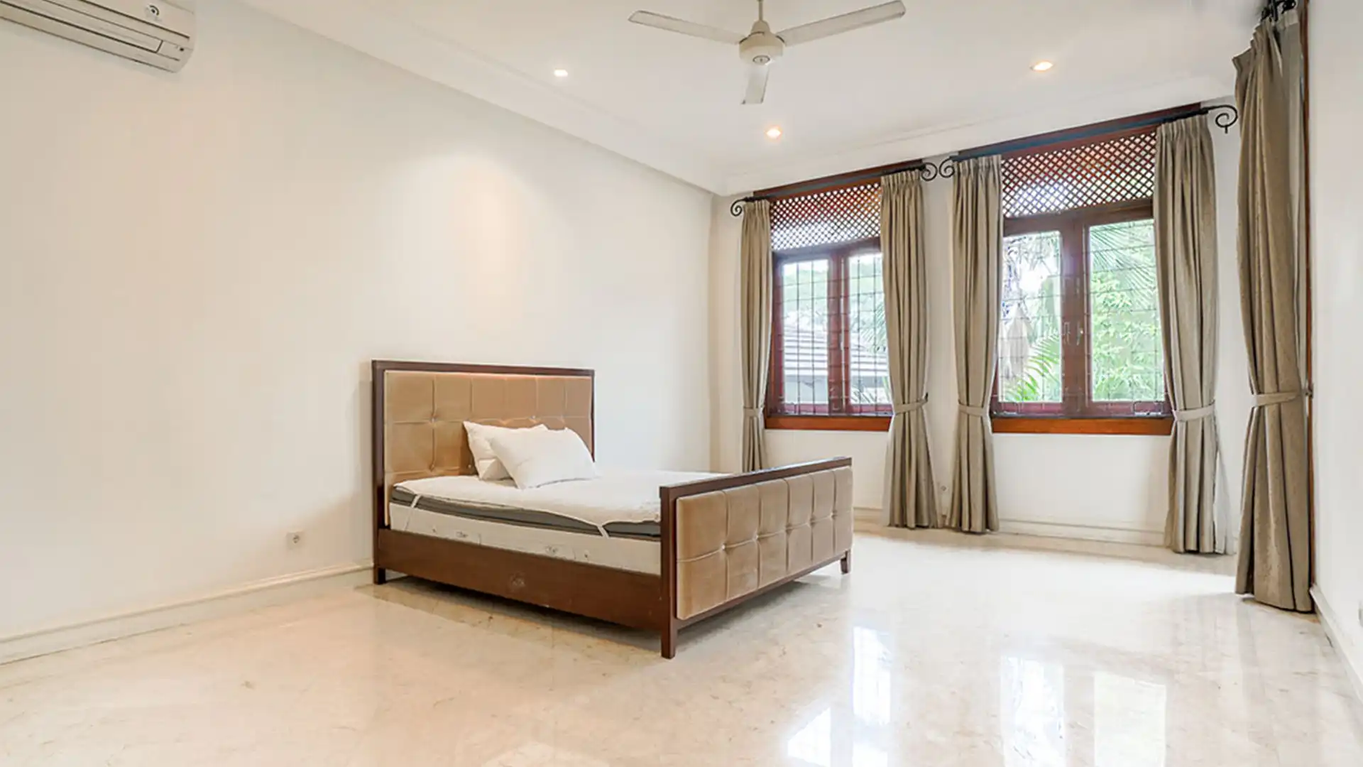 Atmaya residence Antasari-5BR-Bedroom