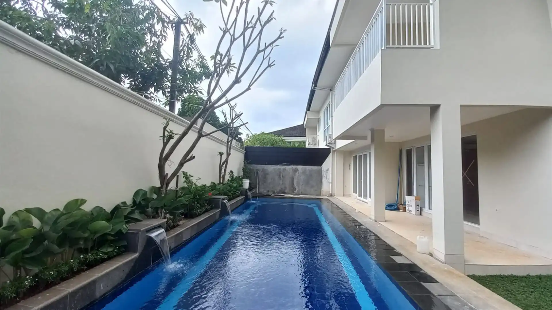 Executive Paradise-3BR-Swimming Pool