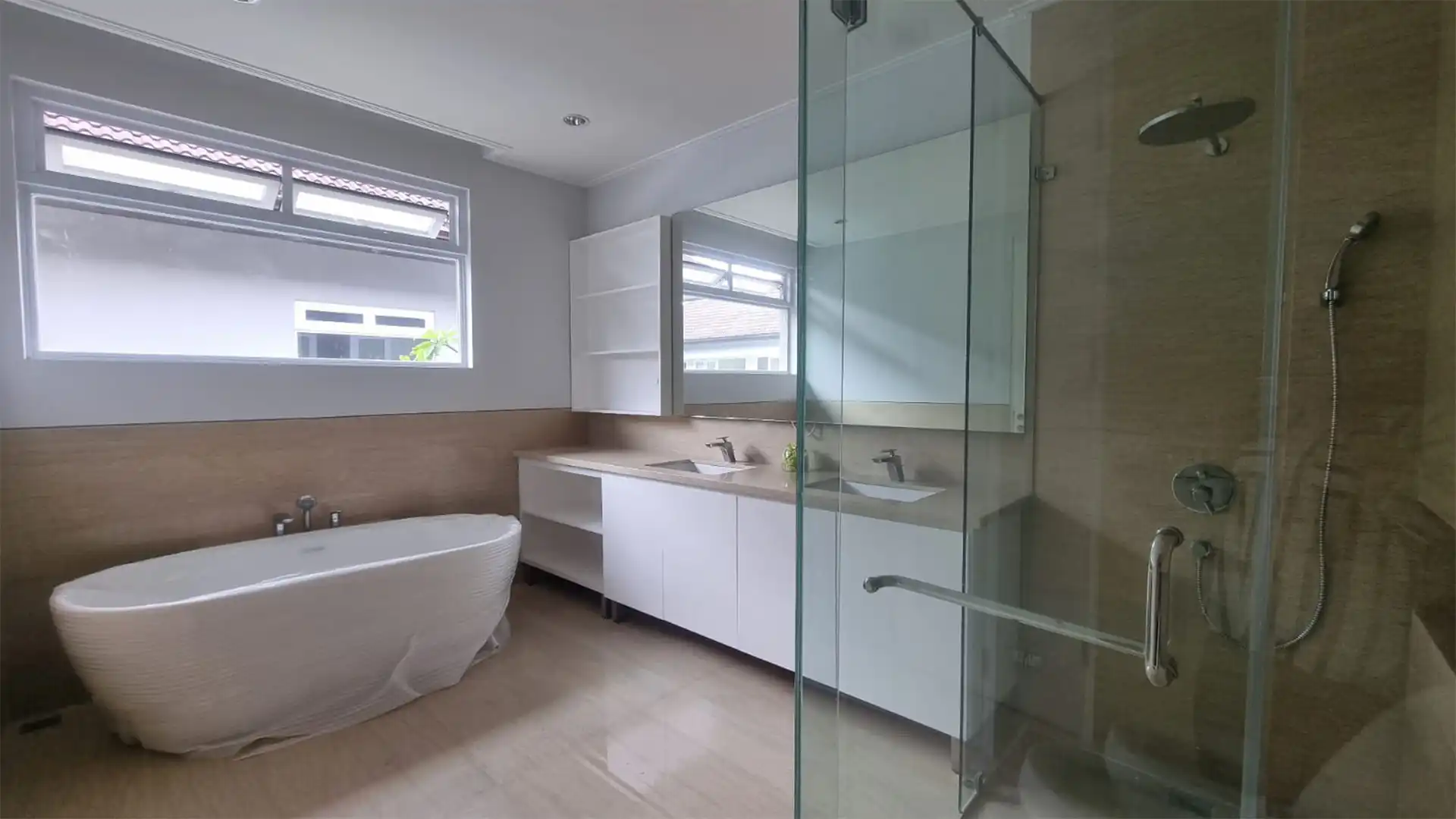 Executive Paradise-4BR-Bathroom 1 Executive Paradise-4BR-Bathroom 1