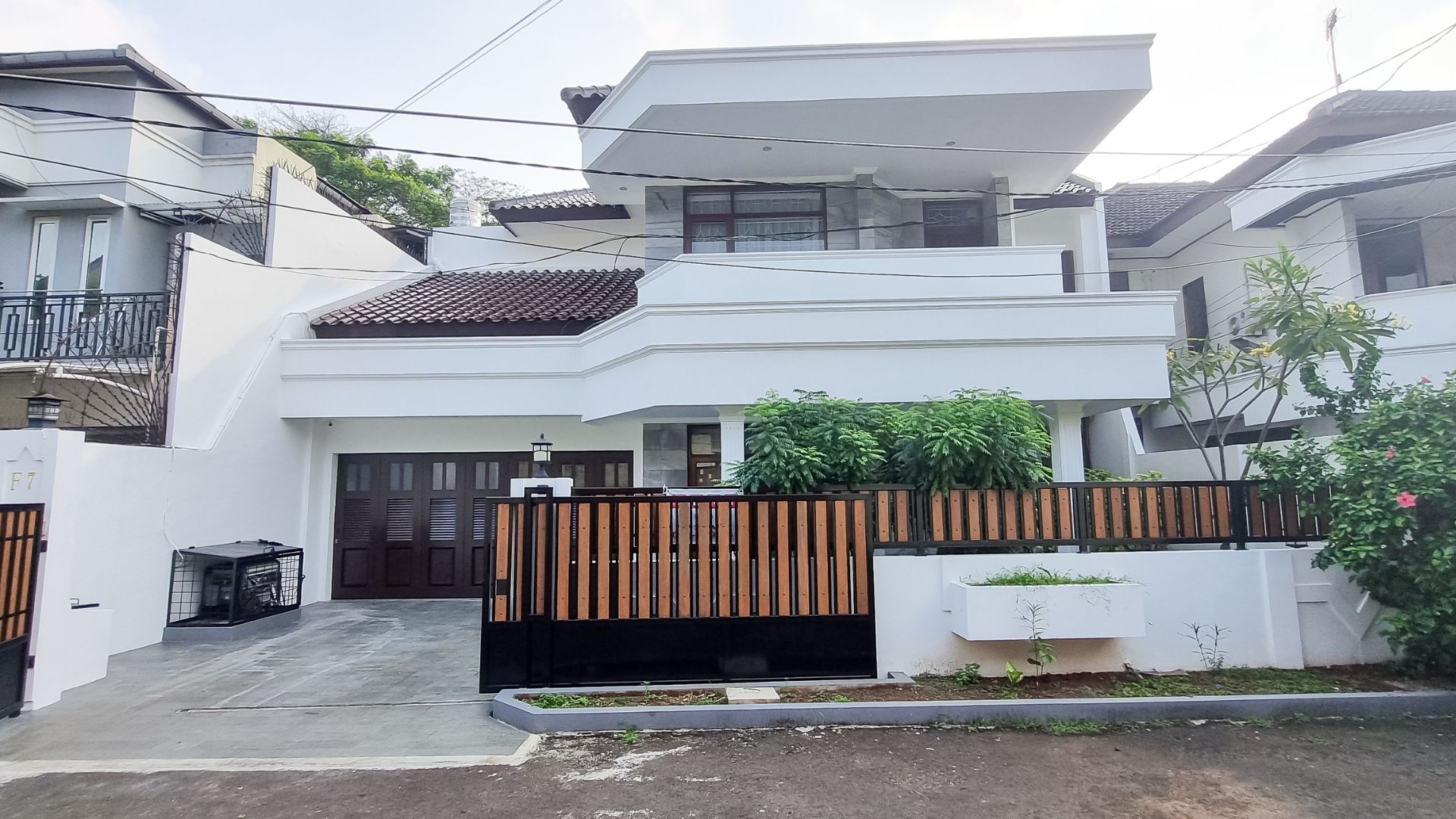 Executive Paradise-4BR-Exterior