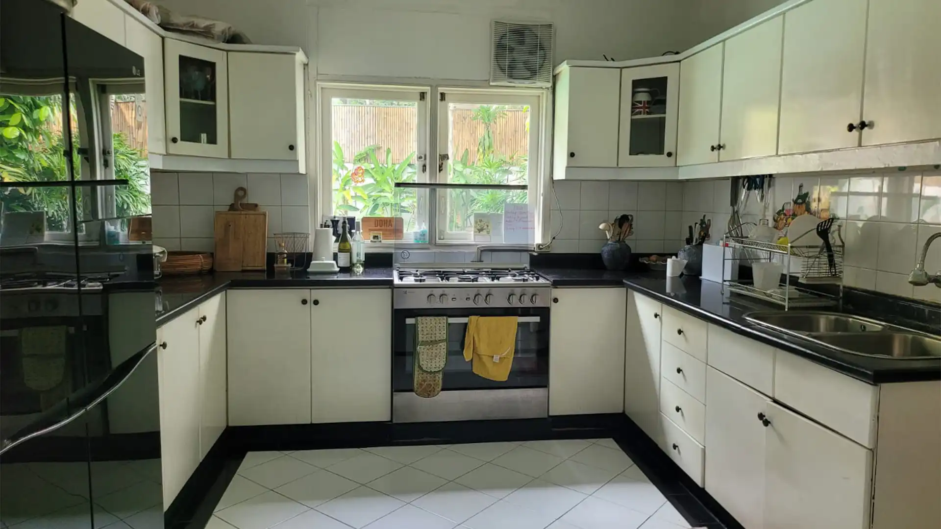 Executive Paradise-4BR-Kitchen Executive Paradise-4BR-Kitchen