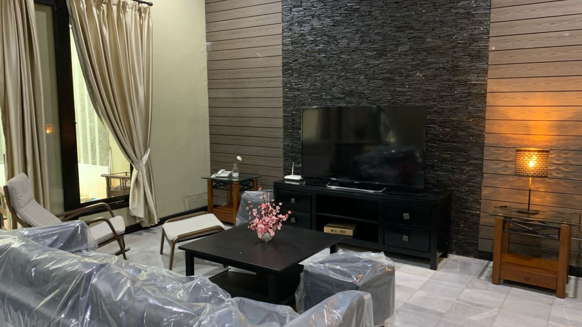 Executive Paradise-4BR- Living Room 1