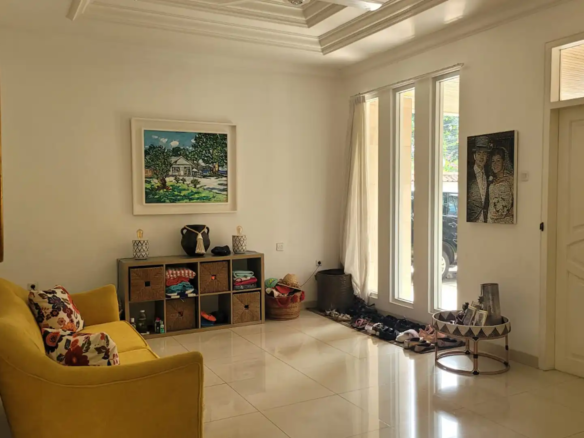 Executive Paradise-4BR-Living Room 2