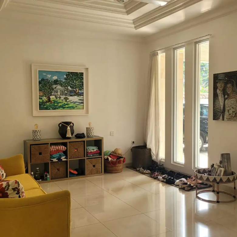 Executive Paradise-4BR-Living Room 2