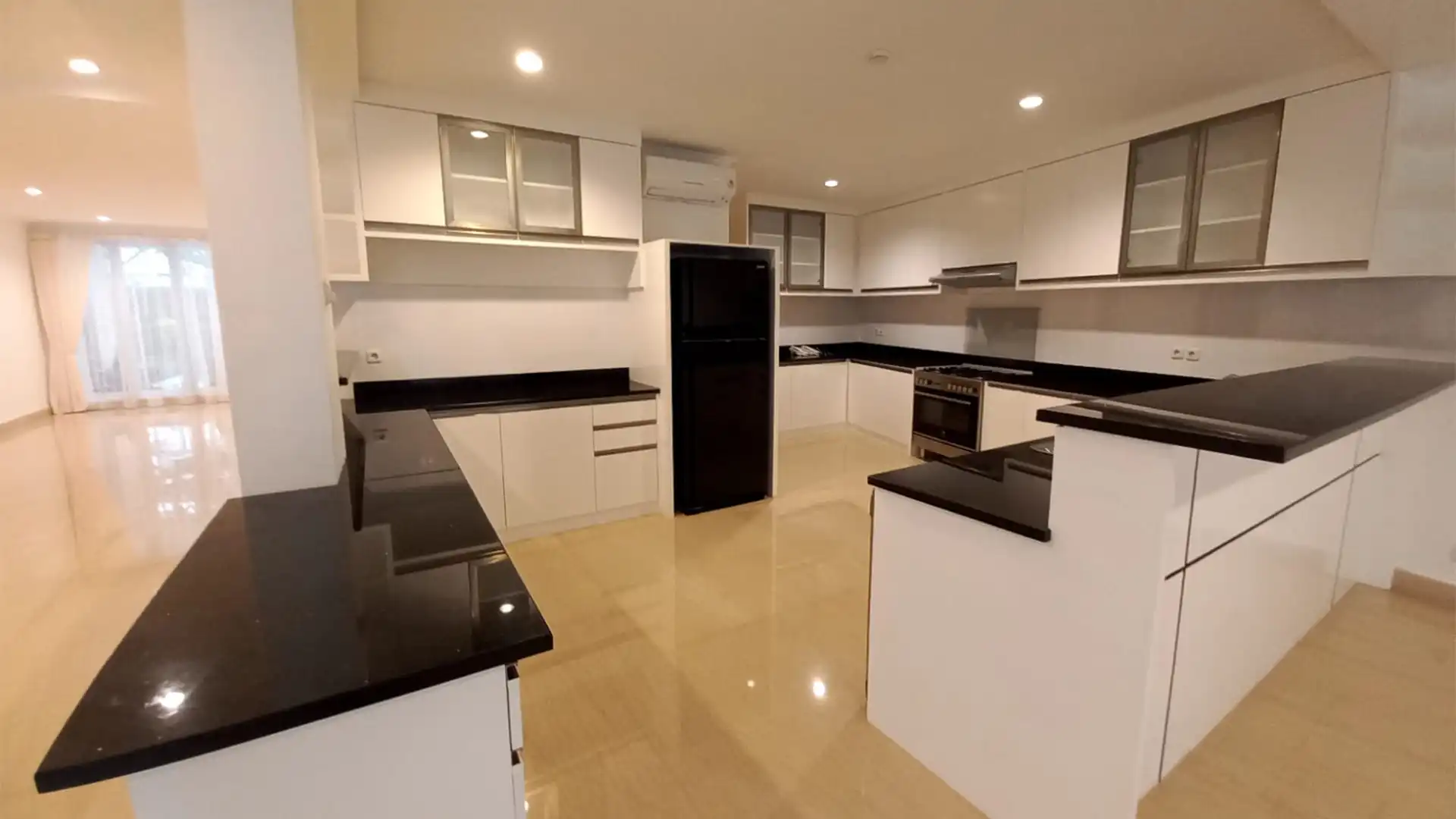 Executive Paradise-5BR-Kitchen Executive Paradise-5BR-Kitchen