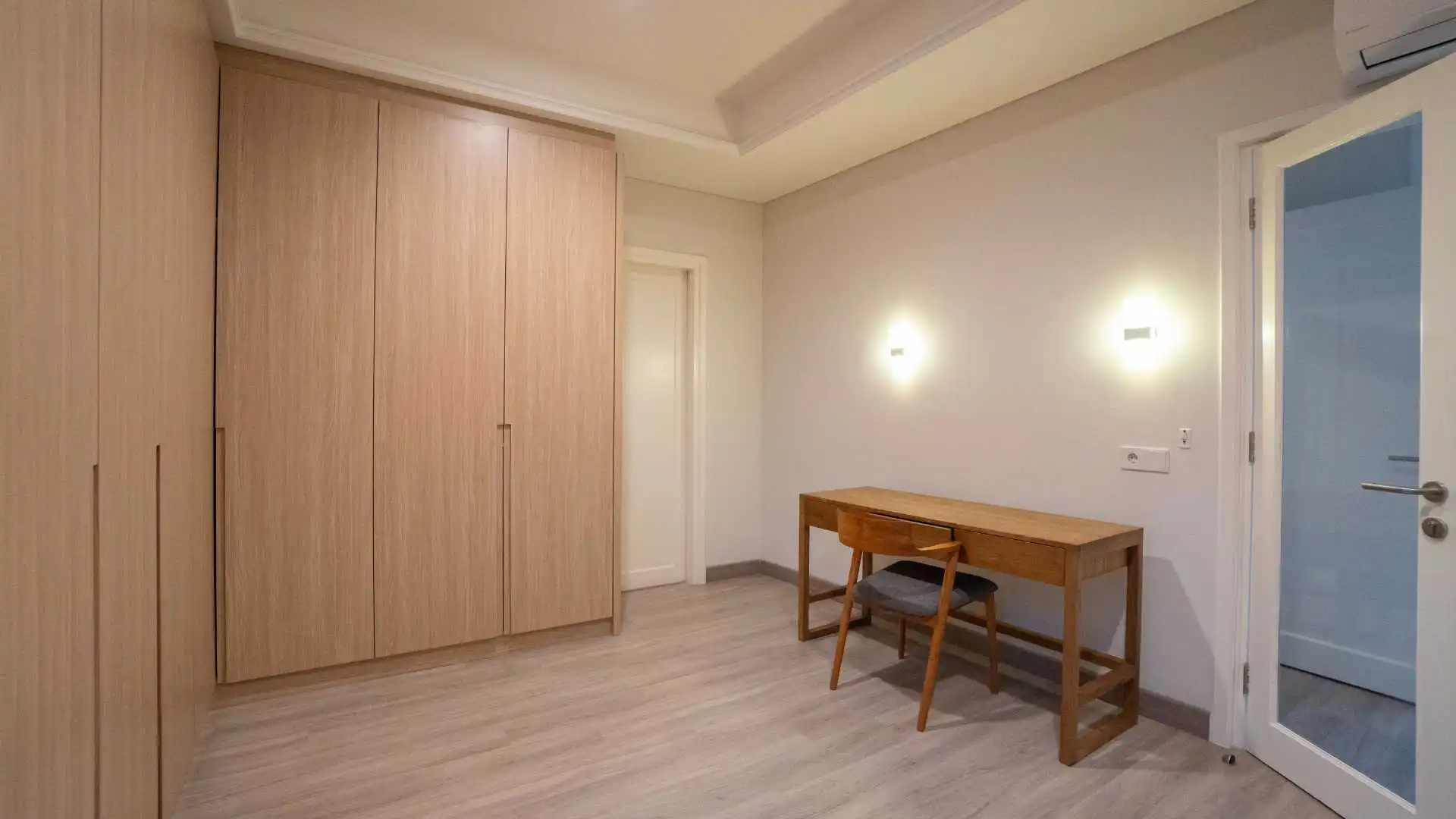 Executive Paradise-5BR- Study Room(1) Executive Paradise-5BR-Study Room(1)