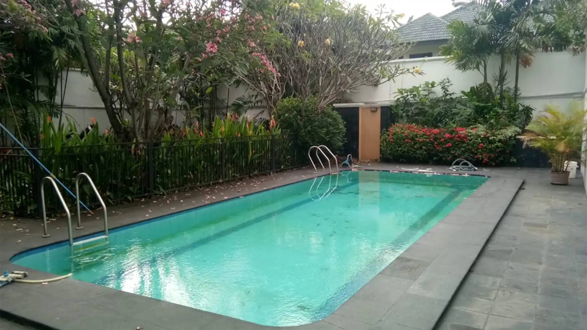 Executive Paradise-5BR- Swimming Pool