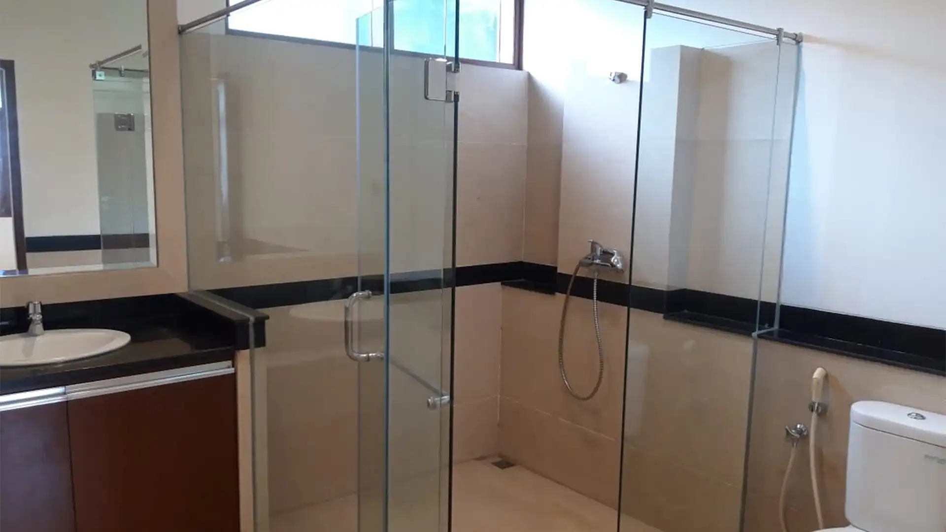 Executive Paradise-6BR-Bathroom