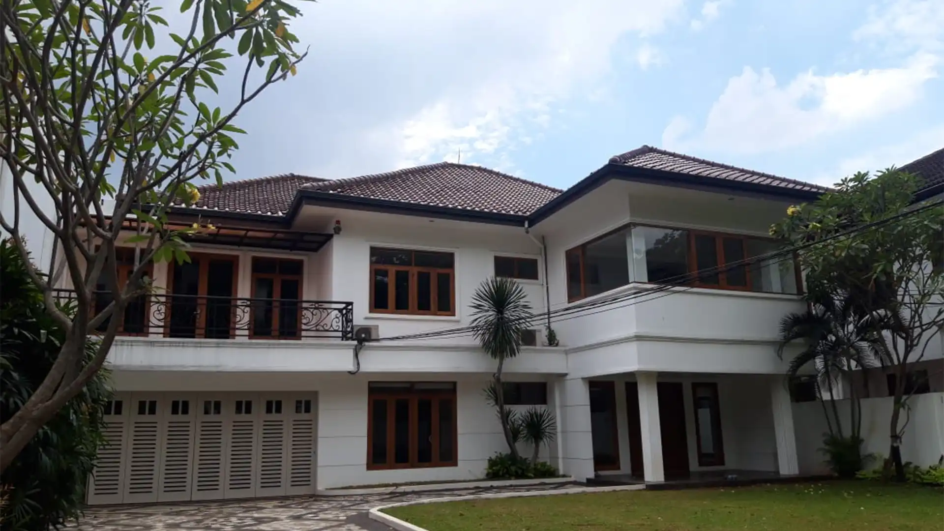 Executive Paradise-6BR-Exterior