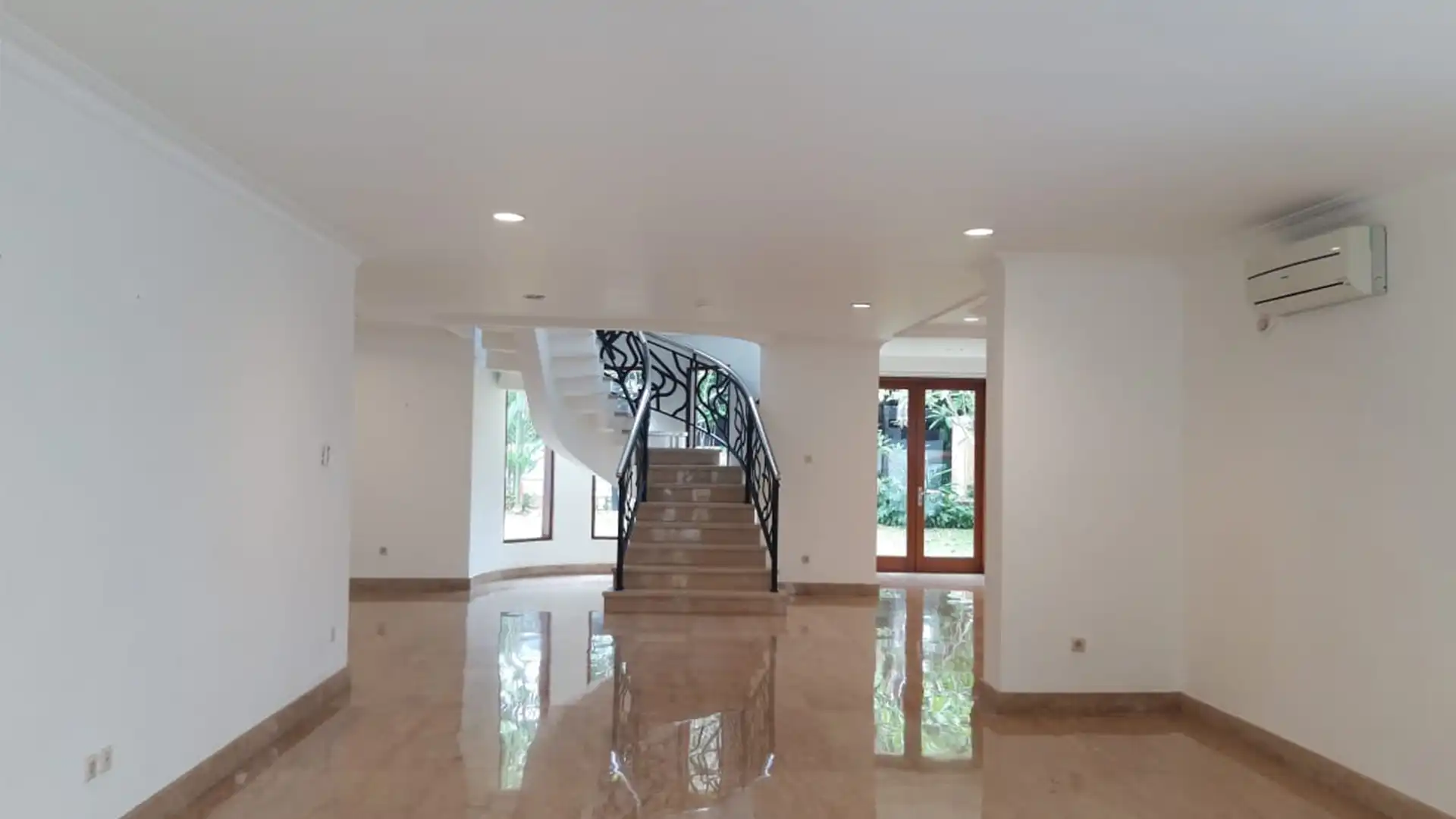 Executive Paradise-6BR-Living Room