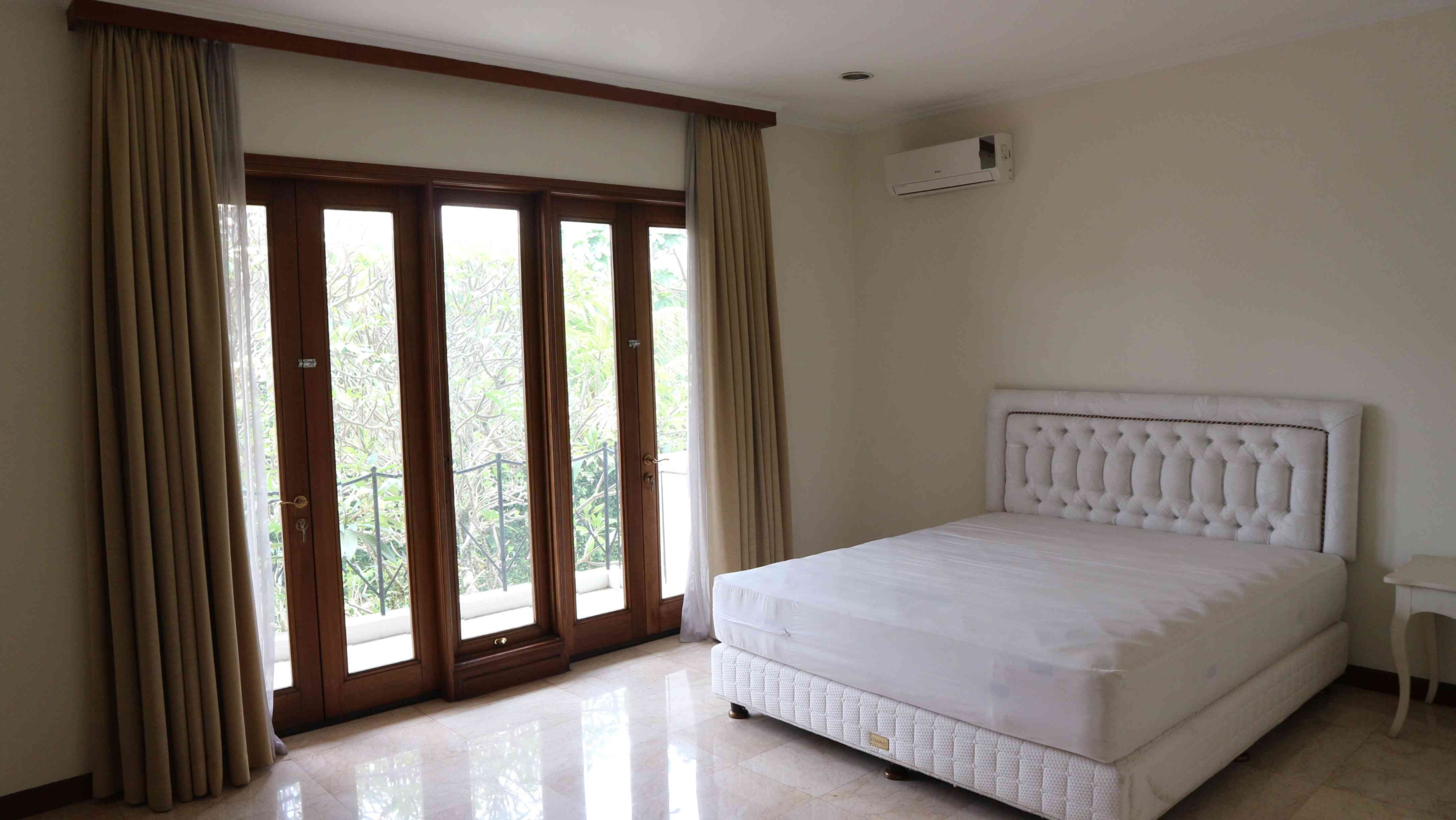 PALM MANSION – 5BR – Bedroom (1)