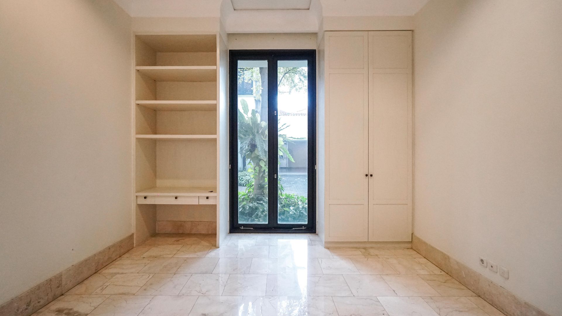 PALM MANSION BUNGUR – 4BR – Bedroom 1 PALM MANSION BUNGUR - 4BR - Bedroom 1