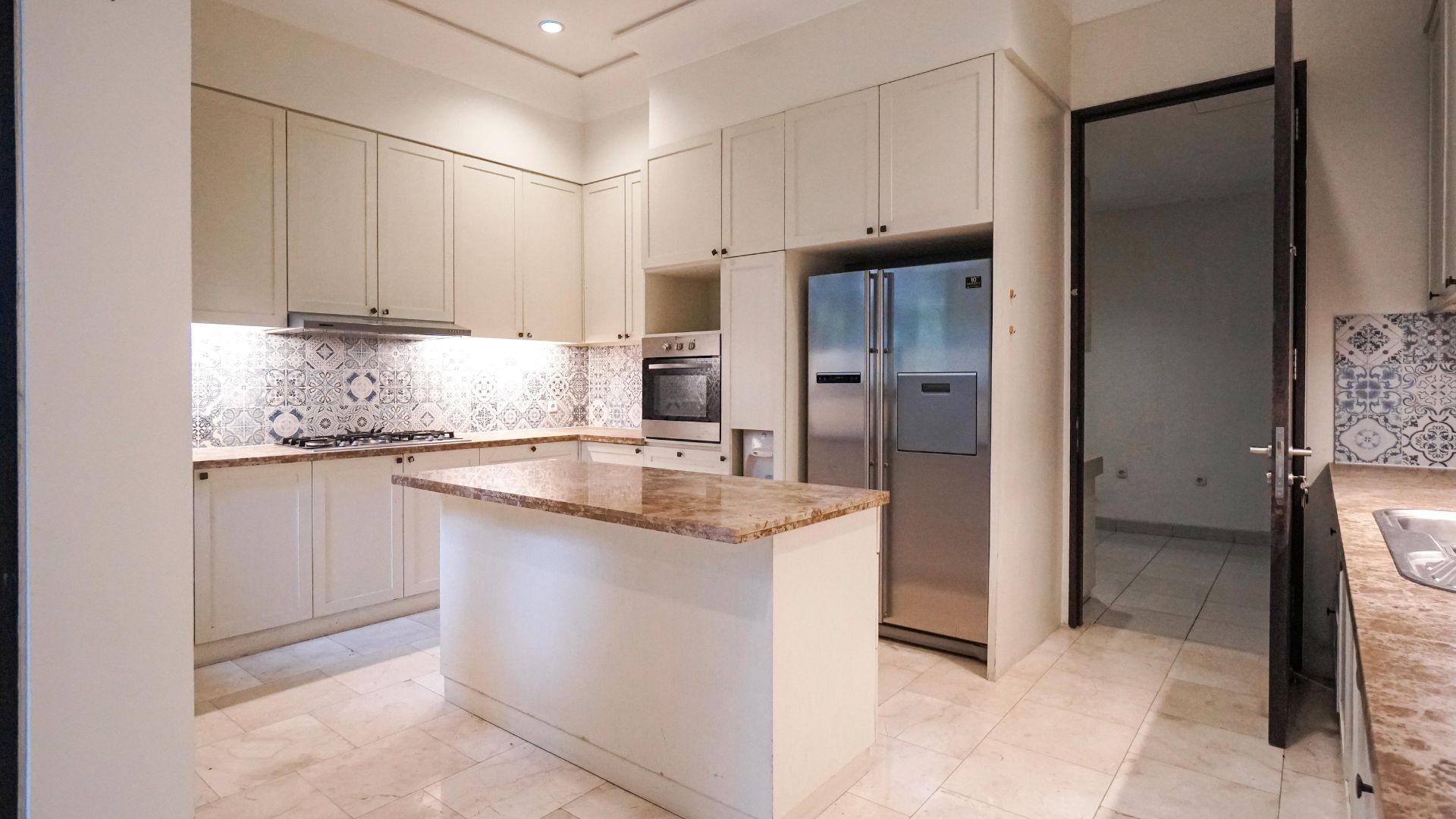 PALM MANSION BUNGUR – 4BR – Kitchen1 PALM MANSION BUNGUR - 4BR - Kitchen1