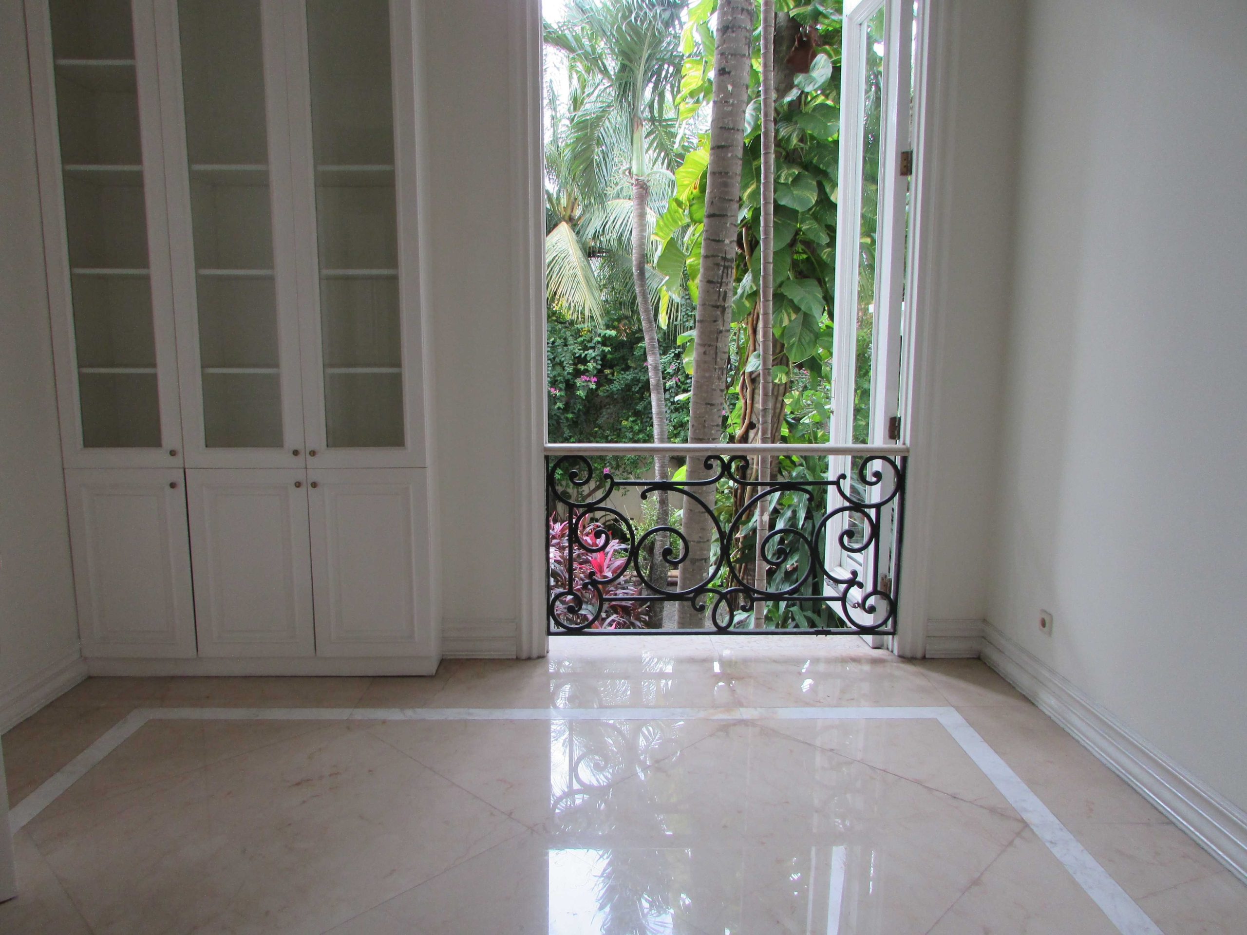 PEJATEN BARAT NO5 – 5BR – BEDROOM3.jpg