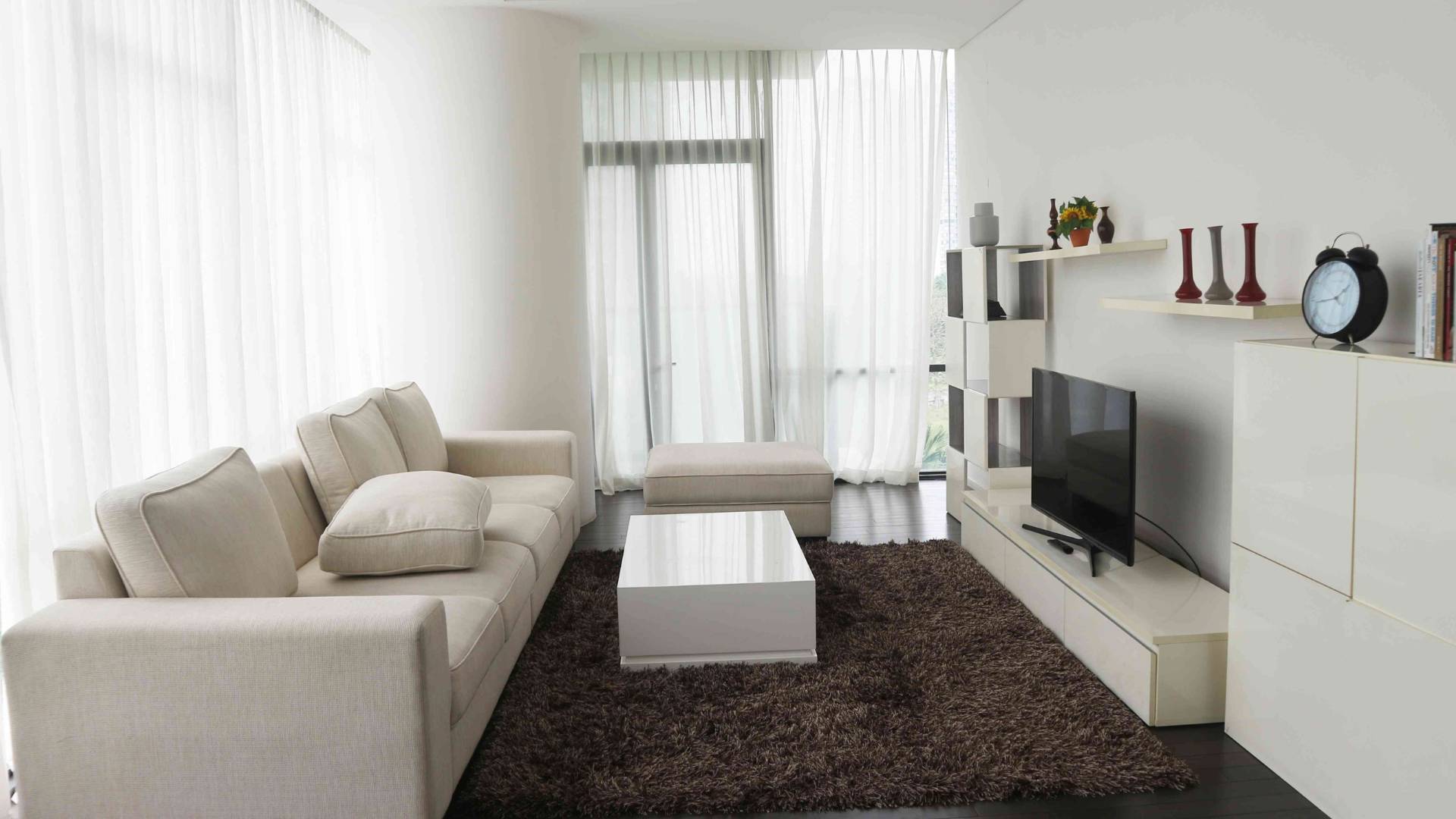 VERDE 0NE-3BR-LIVING ROOM FROM KITCHEN AREA