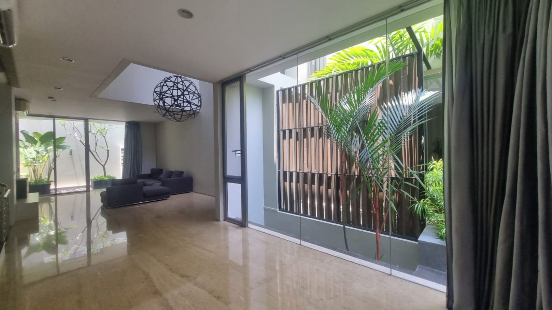 Villa Veranda 2 – 4 Br- Living Room 1