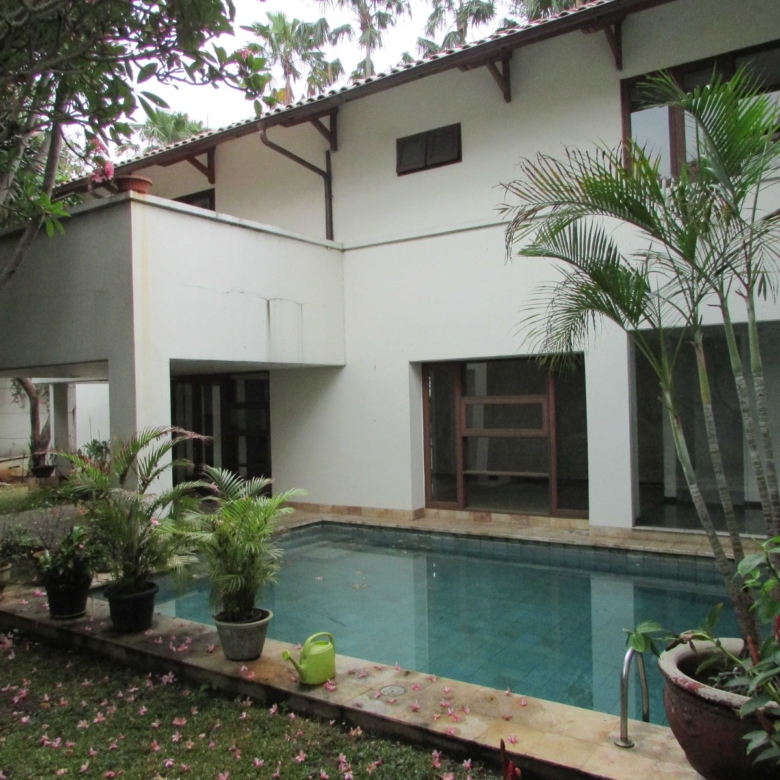 Palm mansio lebak bulus-swimming pool