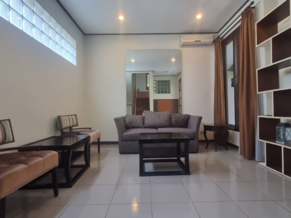villa Veranda 1-2Br- Living Room