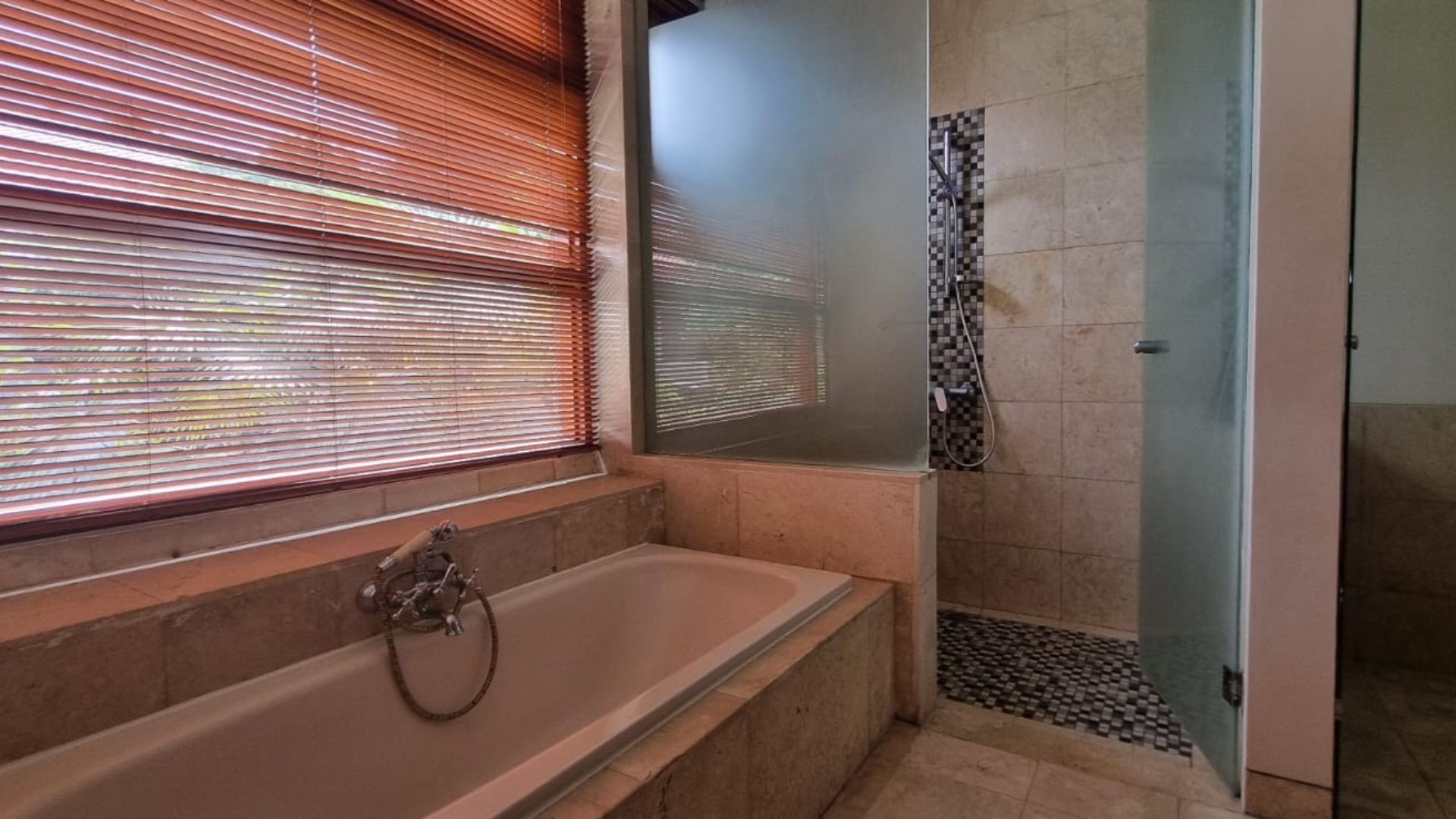 villa Veranda 1-3br-Bathroom (2)