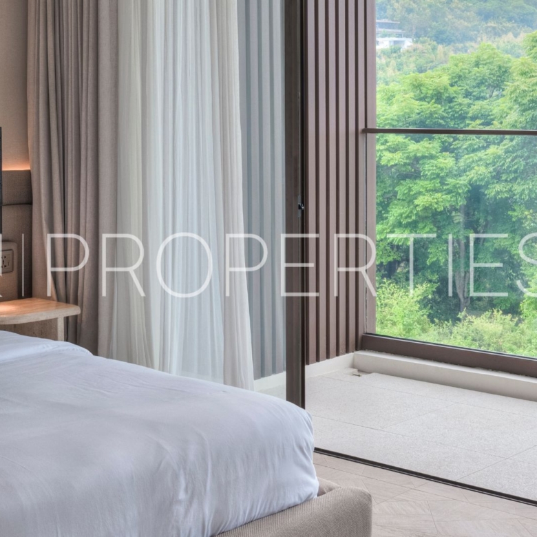 BATU BINGIN - BEDROOM WITH BALCONY AND A VIEW