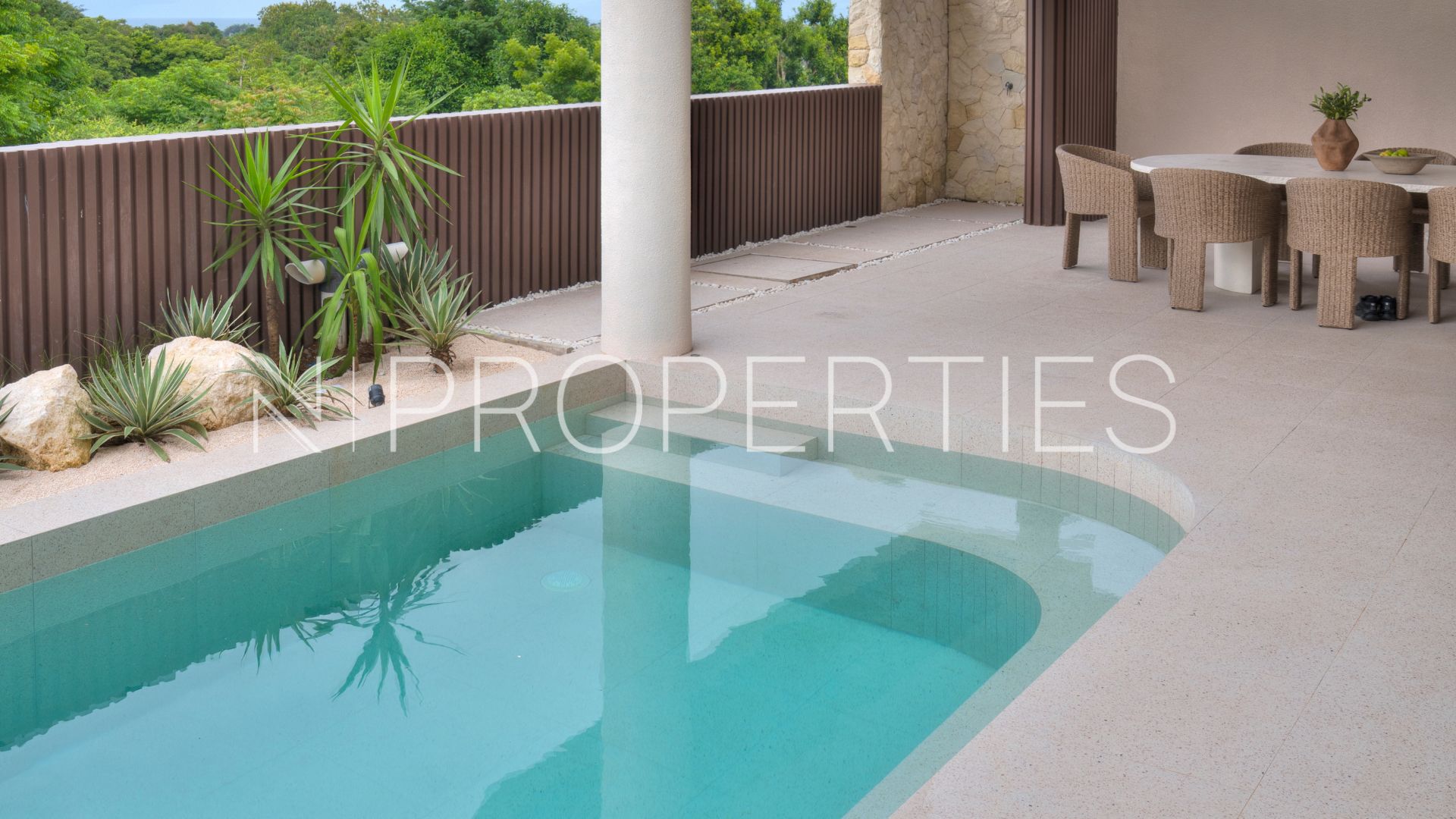 BATU BINGIN – PRIVATE POOL WITH OUTDOOR DINING AREA BATU BINGIN - PRIVATE POOL WITH OUTDOOR DINING AREA