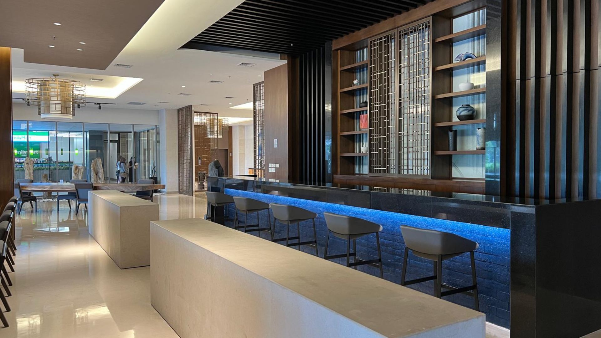 BZB – 1BR – BarandLounge