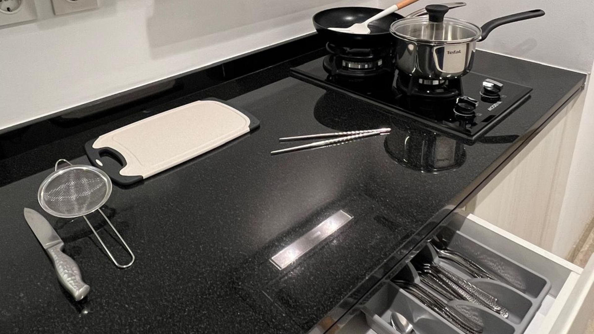 BZB – 1BR – Kitchen Area