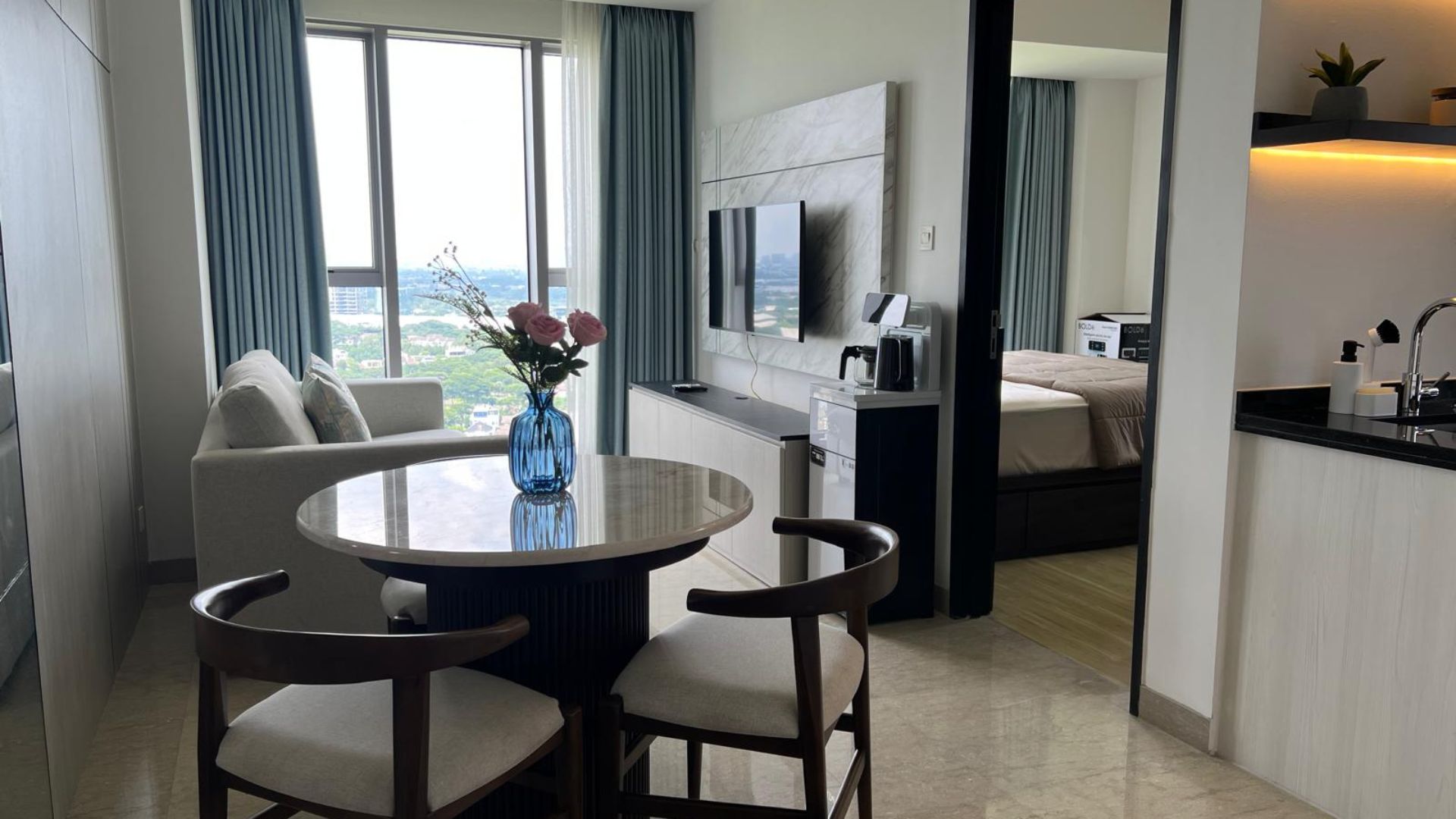 BZB – 1BR – Living Area