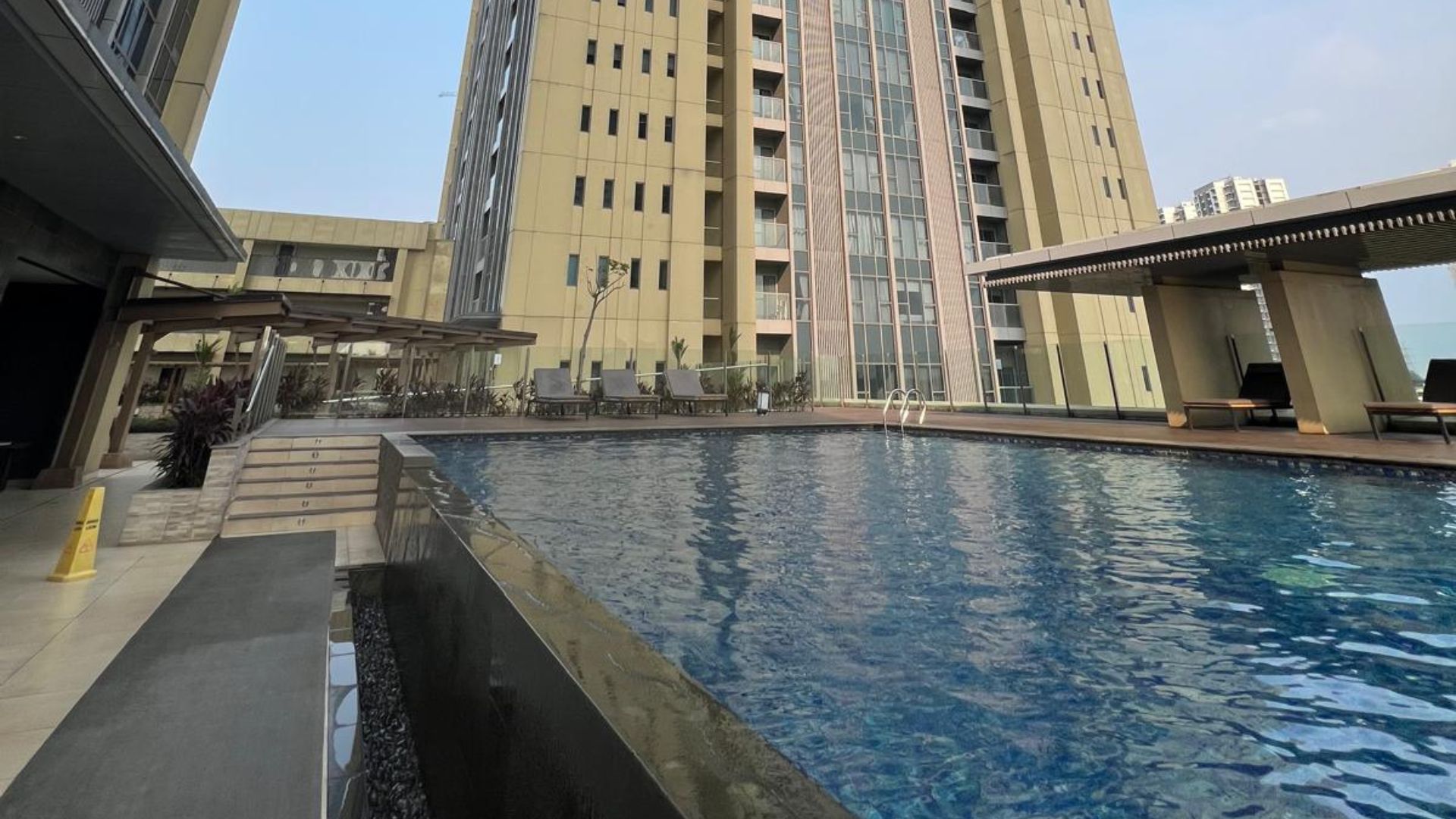 BZB – 1BR – Swimmingpool2