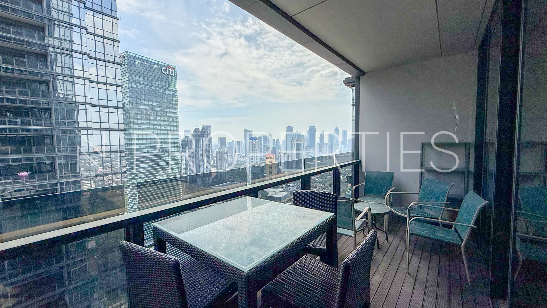 DSTC032-DISTRICT8-BALCONY WITH A VIEW