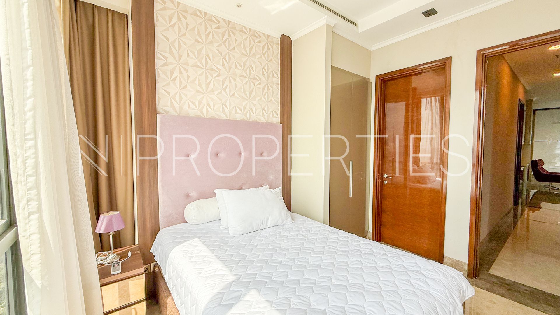 DSTC032-DISTRICT8-SECOND BEDROOM