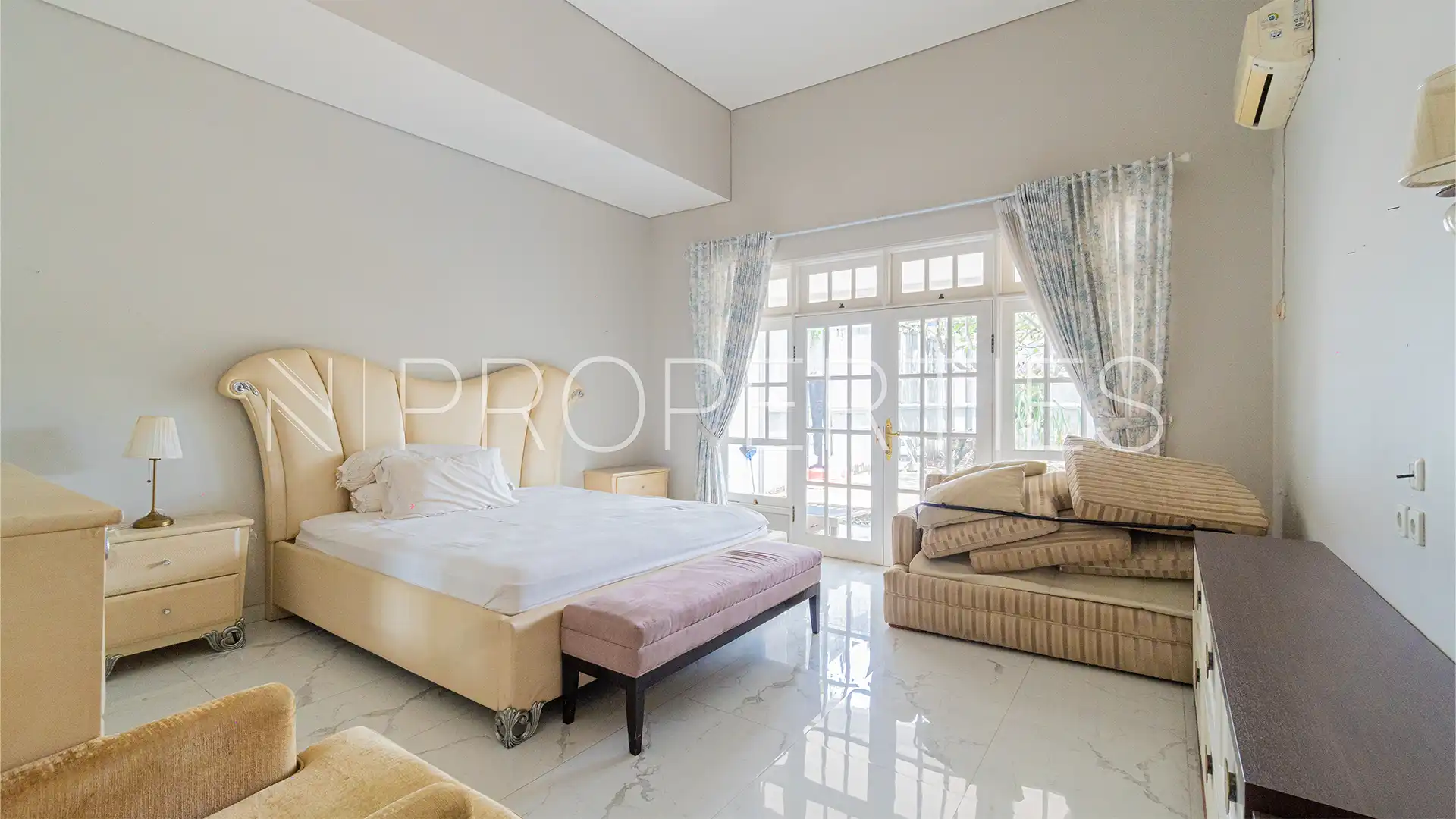 GAHARU NO.24-4BR-Bedroom 2